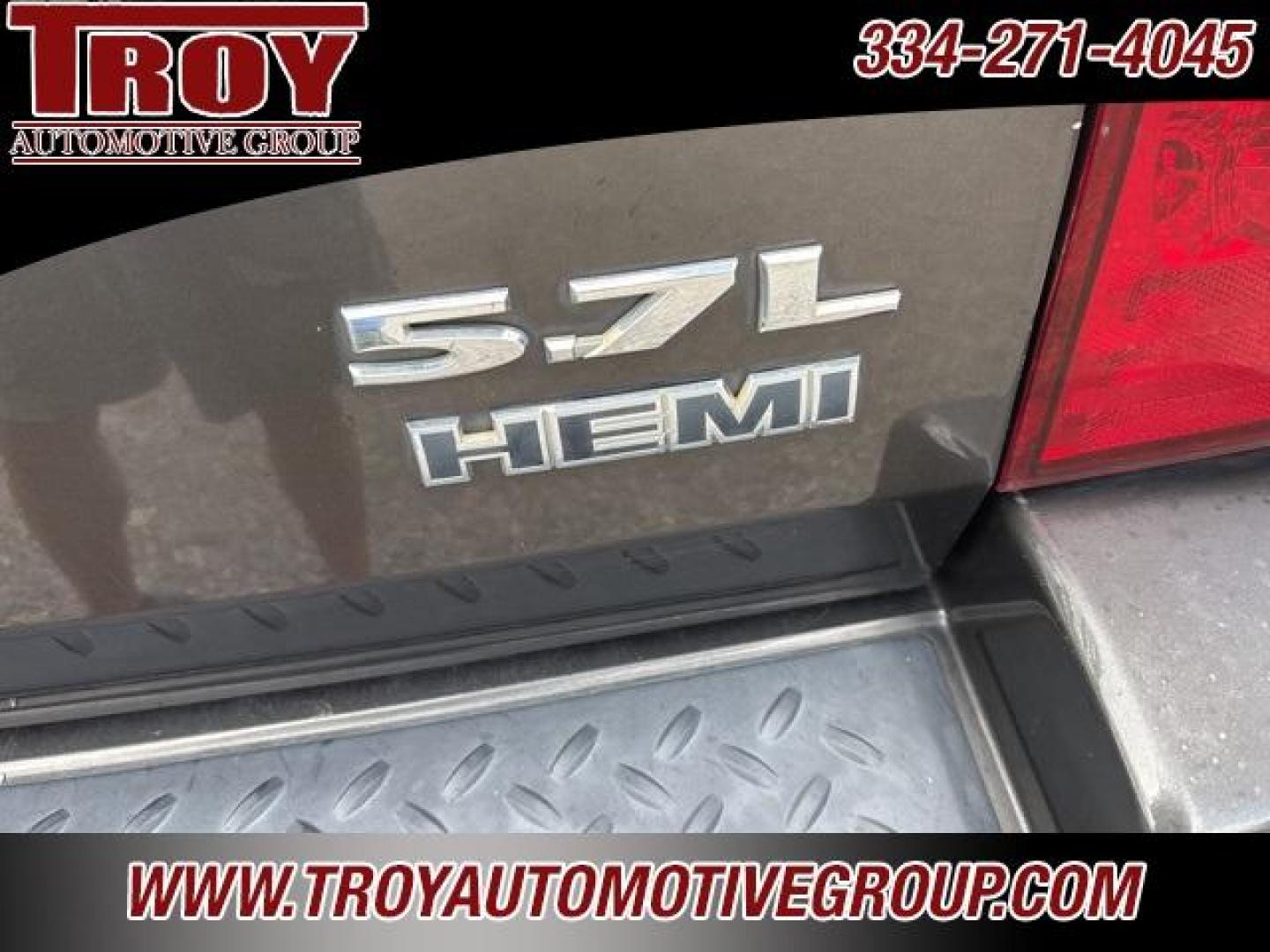 2006 Dark Khaki Pearlcoat /Khaki Jeep Commander Limited (1J8HH58266C) with an HEMI 5.7L V8 Multi Displacement engine, Automatic transmission, located at 6812 Atlanta Hwy, Montgomery, AL, 36117, (334) 271-4045, 32.382118, -86.178673 - Dark Khaki Pearlcoat 2006 Jeep Commander Limited RWD HEMI 5.7L V8 Multi Displacement 5-Speed Automatic<br><br>Financing Available---Top Value for Trades. - Photo#19