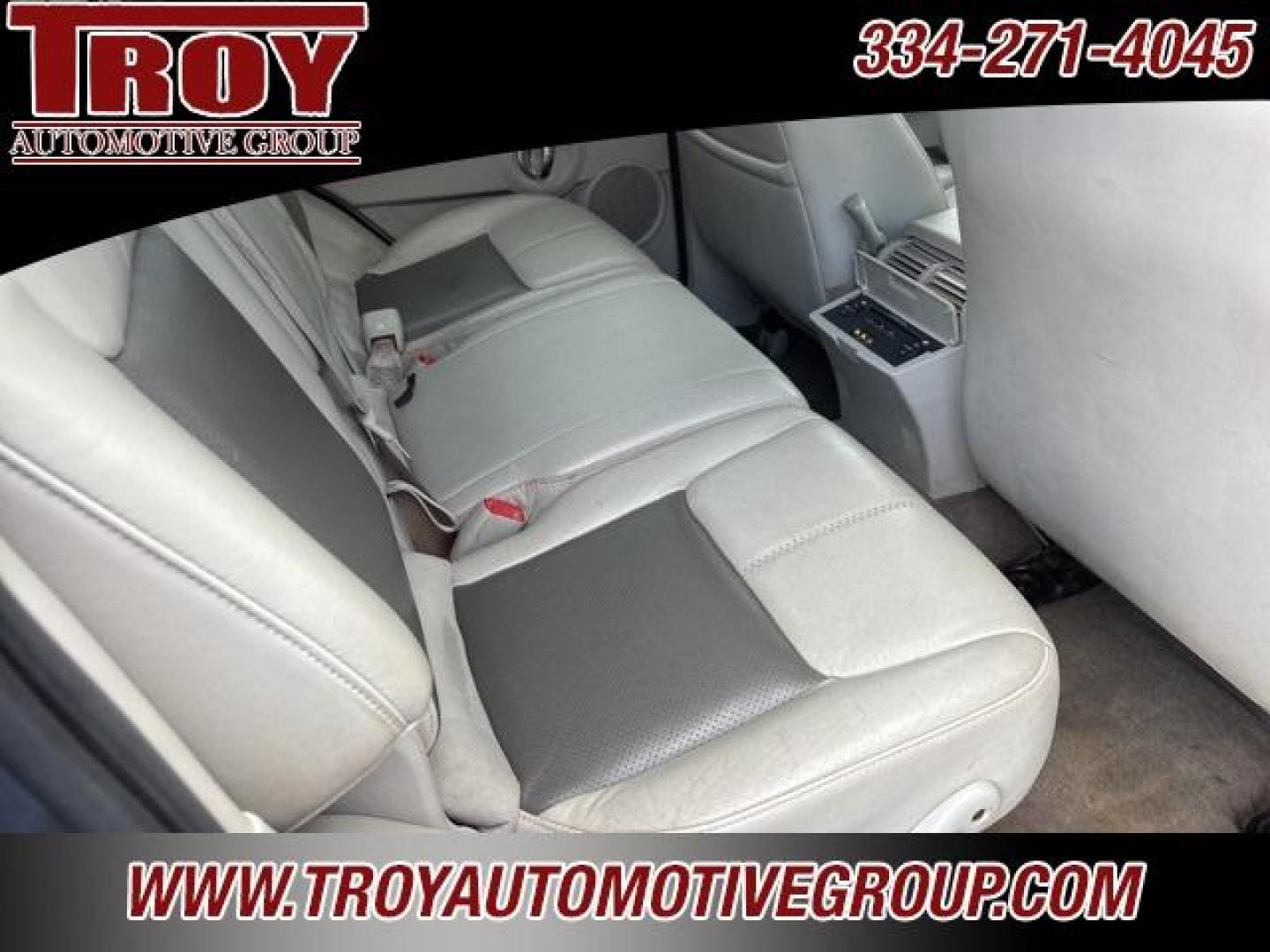 2006 Dark Khaki Pearlcoat /Khaki Jeep Commander Limited (1J8HH58266C) with an HEMI 5.7L V8 Multi Displacement engine, Automatic transmission, located at 6812 Atlanta Hwy, Montgomery, AL, 36117, (334) 271-4045, 32.382118, -86.178673 - Dark Khaki Pearlcoat 2006 Jeep Commander Limited RWD HEMI 5.7L V8 Multi Displacement 5-Speed Automatic<br><br>Financing Available---Top Value for Trades. - Photo#23