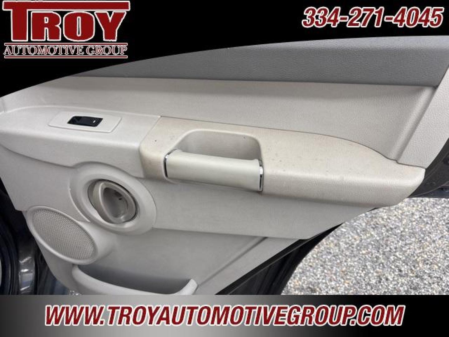 2006 Dark Khaki Pearlcoat /Khaki Jeep Commander Limited (1J8HH58266C) with an HEMI 5.7L V8 Multi Displacement engine, Automatic transmission, located at 6812 Atlanta Hwy, Montgomery, AL, 36117, (334) 271-4045, 32.382118, -86.178673 - Dark Khaki Pearlcoat 2006 Jeep Commander Limited RWD HEMI 5.7L V8 Multi Displacement 5-Speed Automatic<br><br>Financing Available---Top Value for Trades. - Photo#29