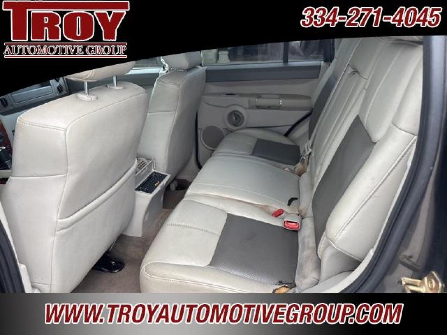2006 Dark Khaki Pearlcoat /Khaki Jeep Commander Limited (1J8HH58266C) with an HEMI 5.7L V8 Multi Displacement engine, Automatic transmission, located at 6812 Atlanta Hwy, Montgomery, AL, 36117, (334) 271-4045, 32.382118, -86.178673 - Dark Khaki Pearlcoat 2006 Jeep Commander Limited RWD HEMI 5.7L V8 Multi Displacement 5-Speed Automatic<br><br>Financing Available---Top Value for Trades. - Photo#37