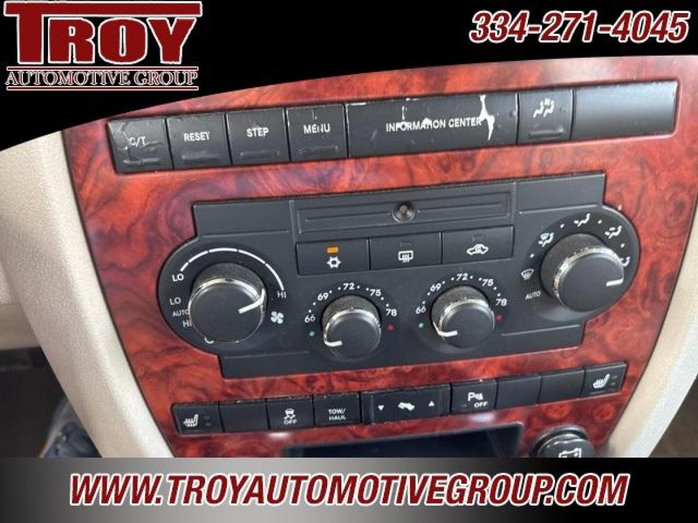 2006 Dark Khaki Pearlcoat /Khaki Jeep Commander Limited (1J8HH58266C) with an HEMI 5.7L V8 Multi Displacement engine, Automatic transmission, located at 6812 Atlanta Hwy, Montgomery, AL, 36117, (334) 271-4045, 32.382118, -86.178673 - Dark Khaki Pearlcoat 2006 Jeep Commander Limited RWD HEMI 5.7L V8 Multi Displacement 5-Speed Automatic<br><br>Financing Available---Top Value for Trades. - Photo#55