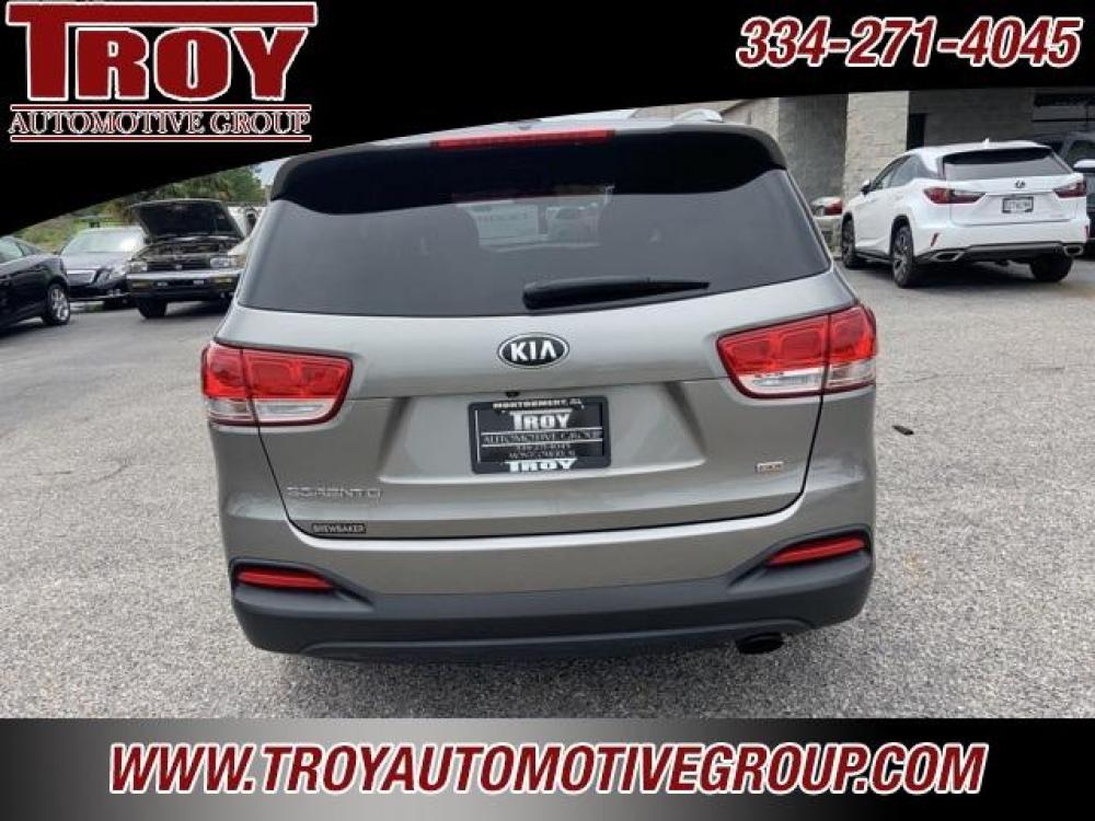 2018 Titanium Silver /Light Gray Kia Sorento LX (5XYPG4A39JG) with an 2.4L DOHC engine, Automatic transmission, located at 6812 Atlanta Hwy, Montgomery, AL, 36117, (334) 271-4045, 32.382118, -86.178673 - Ebony Black 2018 Kia Sorento LX FWD 2.4L DOHC 6-Speed Automatic with Sportmatic<br><br>Financing Available---Top Value for Trades.<br><br>21/28 City/Highway MPG<br><br><br>Awards:<br> * 2018 KBB.com 10 Most Affordable 3-Row Vehicles - Photo #10