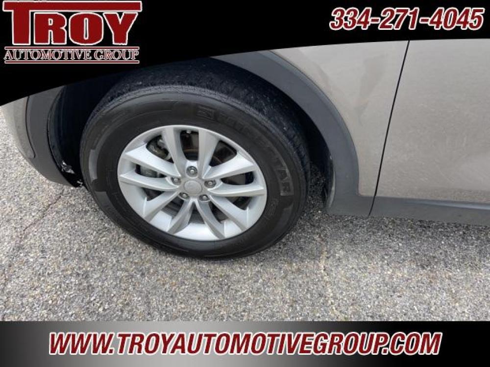 2018 Titanium Silver /Light Gray Kia Sorento LX (5XYPG4A39JG) with an 2.4L DOHC engine, Automatic transmission, located at 6812 Atlanta Hwy, Montgomery, AL, 36117, (334) 271-4045, 32.382118, -86.178673 - Ebony Black 2018 Kia Sorento LX FWD 2.4L DOHC 6-Speed Automatic with Sportmatic<br><br>Financing Available---Top Value for Trades.<br><br>21/28 City/Highway MPG<br><br><br>Awards:<br> * 2018 KBB.com 10 Most Affordable 3-Row Vehicles - Photo #31
