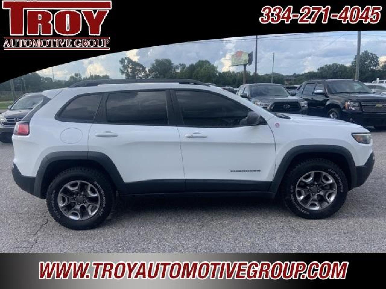 2019 Bright White Clearcoat /Black Jeep Cherokee Trailhawk (1C4PJMBXXKD) with an 3.2L V6 engine, Automatic transmission, located at 6812 Atlanta Hwy, Montgomery, AL, 36117, (334) 271-4045, 32.382118, -86.178673 - Photo #9