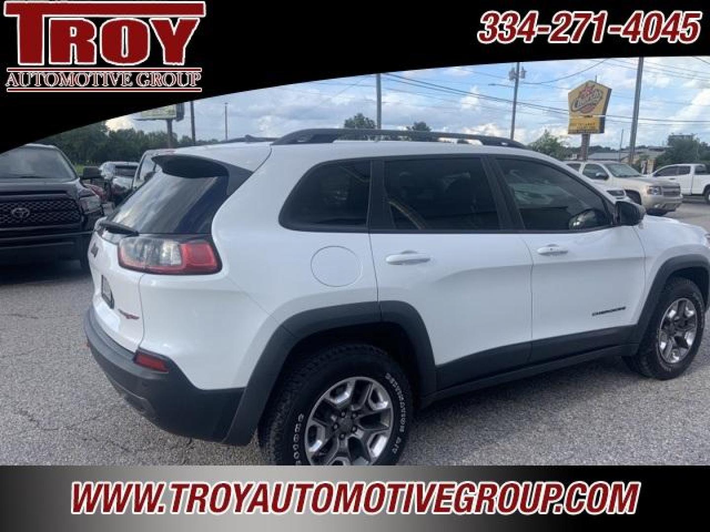 2019 Bright White Clearcoat /Black Jeep Cherokee Trailhawk (1C4PJMBXXKD) with an 3.2L V6 engine, Automatic transmission, located at 6812 Atlanta Hwy, Montgomery, AL, 36117, (334) 271-4045, 32.382118, -86.178673 - Photo#10