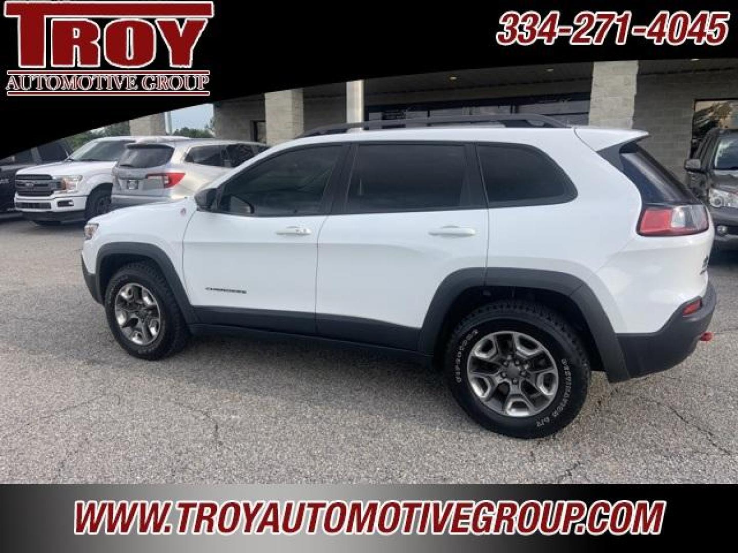 2019 Bright White Clearcoat /Black Jeep Cherokee Trailhawk (1C4PJMBXXKD) with an 3.2L V6 engine, Automatic transmission, located at 6812 Atlanta Hwy, Montgomery, AL, 36117, (334) 271-4045, 32.382118, -86.178673 - Photo#14