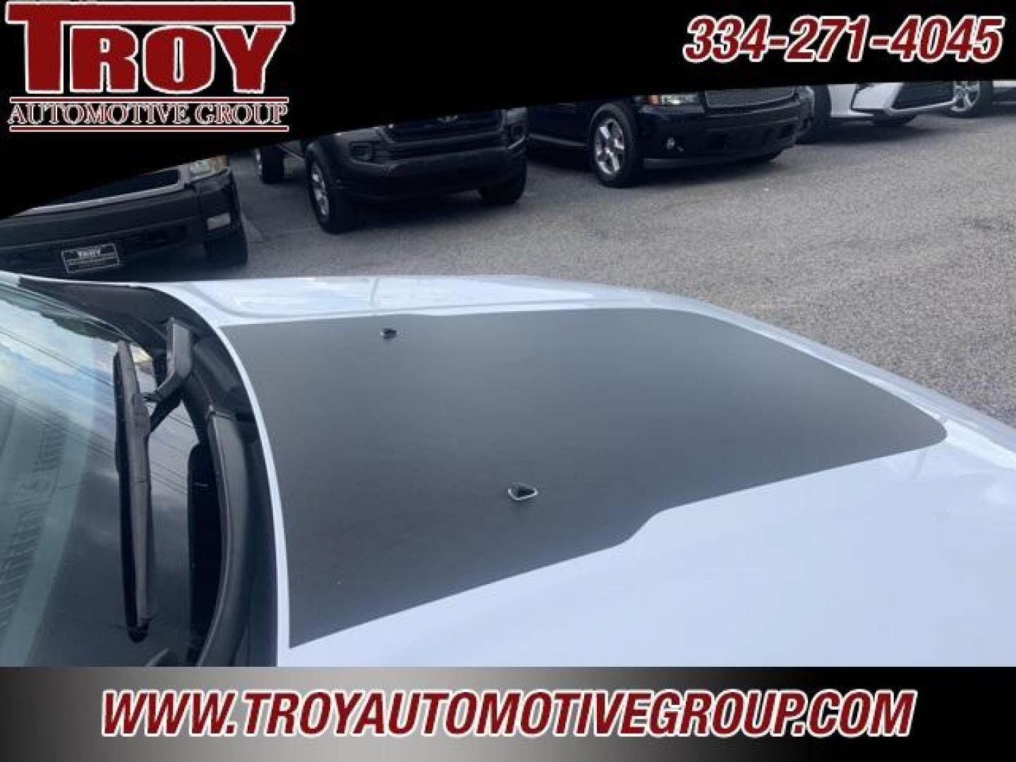 2019 Bright White Clearcoat /Black Jeep Cherokee Trailhawk (1C4PJMBXXKD) with an 3.2L V6 engine, Automatic transmission, located at 6812 Atlanta Hwy, Montgomery, AL, 36117, (334) 271-4045, 32.382118, -86.178673 - Photo#22