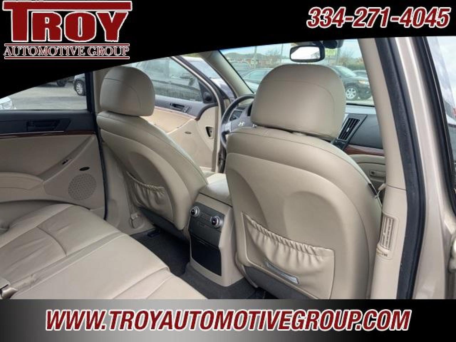 2009 Satin Beige Metallic /Beige Hyundai Veracruz Limited (KM8NU13C79U) with an 3.8L V6 SMPI DOHC engine, Automatic transmission, located at 6812 Atlanta Hwy, Montgomery, AL, 36117, (334) 271-4045, 32.382118, -86.178673 - Satin Beige Metallic 2009 Hyundai Veracruz Limited FWD 3.8L V6 SMPI DOHC 6-Speed Automatic with Shiftronic<br><br>Financing Available---Top Value for Trades. - Photo #32