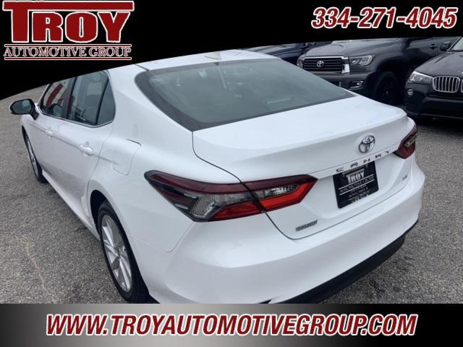 2022 White /Ash Toyota Camry LE (4T1C11AK1NU) with an 2.5L I4 DOHC 16V engine, Automatic transmission, located at 6812 Atlanta Hwy, Montgomery, AL, 36117, (334) 271-4045, 32.382118, -86.178673 - Photo #10