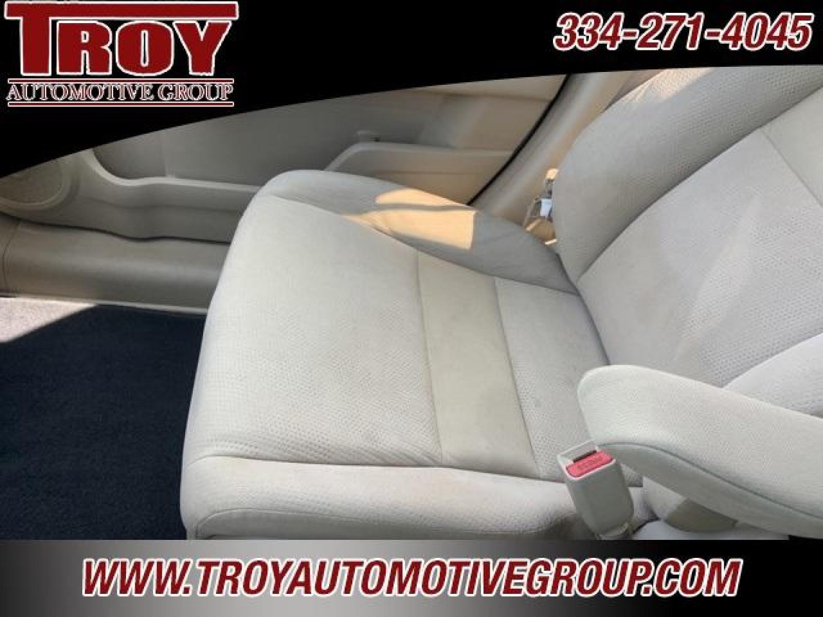 2011 Opal Sage Metallic /Ivory Honda CR-V SE (5J6RE4H46BL) with an 2.4L I4 DOHC 16V i-VTEC engine, Automatic transmission, located at 6812 Atlanta Hwy, Montgomery, AL, 36117, (334) 271-4045, 32.382118, -86.178673 - Priced below KBB Fair Purchase Price!<br><br>Opal Sage Metallic 2011 Honda CR-V SE AWD 2.4L I4 DOHC 16V i-VTEC 5-Speed Automatic<br><br>Financing Available---Top Value for Trades.<br><br>21/27 City/Highway MPG<br><br><br>Awards:<br> * JD Power Dependability Study * 2011 KBB.com Brand Image Awards - Photo #39