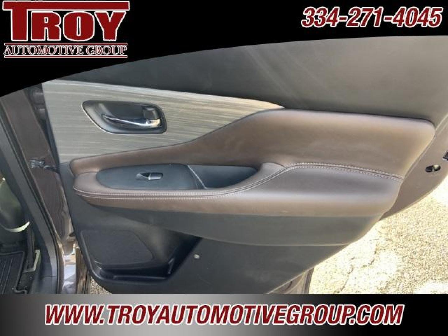 2018 Java Metallic /Mocha Nissan Murano Platinum (5N1AZ2MG8JN) with an 3.5L V6 DOHC 24V engine, CVT transmission, located at 6812 Atlanta Hwy, Montgomery, AL, 36117, (334) 271-4045, 32.382118, -86.178673 - Java Metallic 2018 Nissan Murano Platinum FWD 3.5L V6 DOHC 24V CVT with Xtronic<br><br>Financing Available---Top Value for Trades.<br><br>21/28 City/Highway MPG - Photo#23