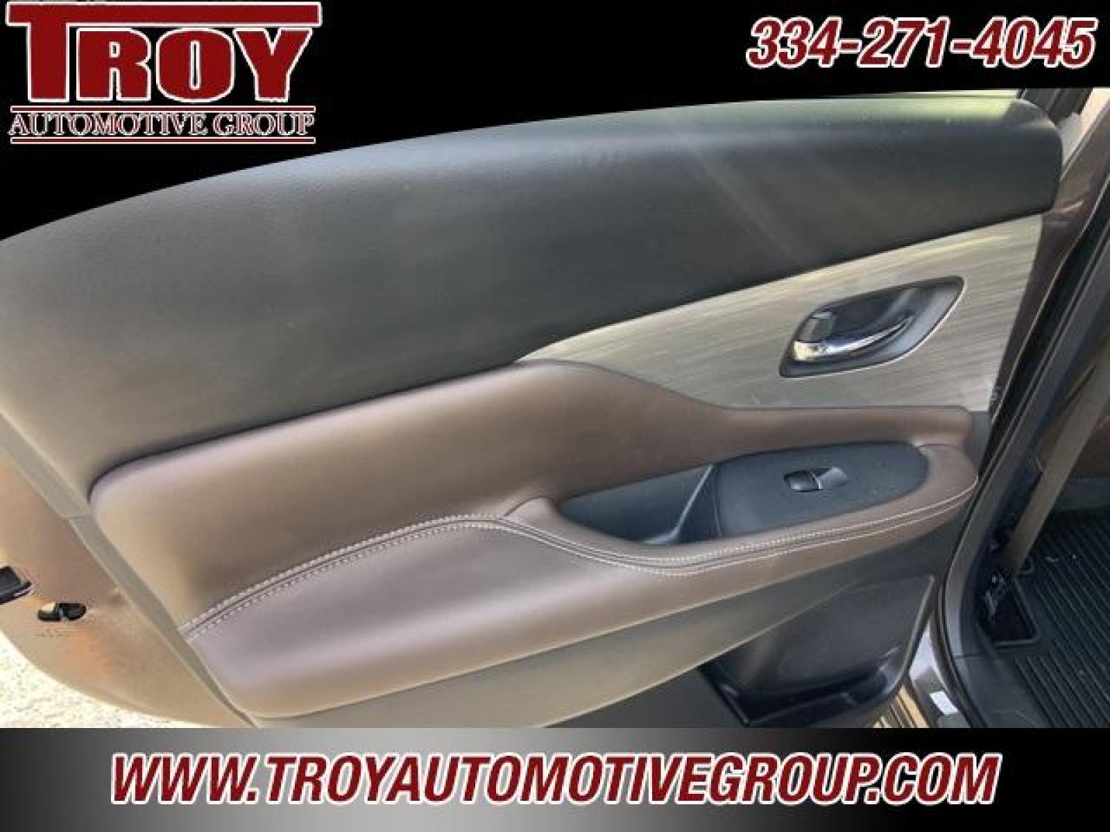 2018 Java Metallic /Mocha Nissan Murano Platinum (5N1AZ2MG8JN) with an 3.5L V6 DOHC 24V engine, CVT transmission, located at 6812 Atlanta Hwy, Montgomery, AL, 36117, (334) 271-4045, 32.382118, -86.178673 - Java Metallic 2018 Nissan Murano Platinum FWD 3.5L V6 DOHC 24V CVT with Xtronic<br><br>Financing Available---Top Value for Trades.<br><br>21/28 City/Highway MPG - Photo #32