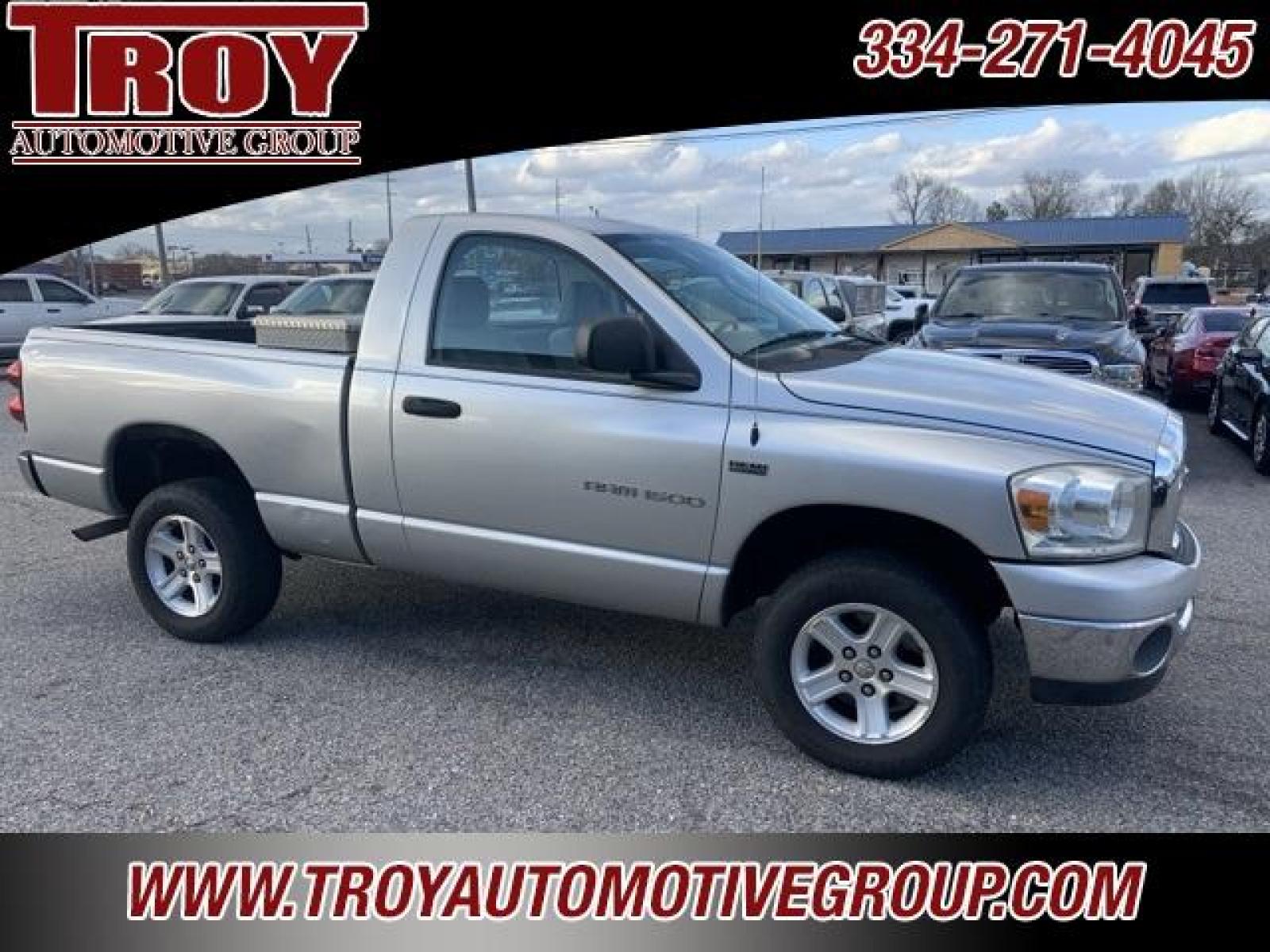 2007 Bright Silver Metallic Clearcoat /Medium Slate Gray Dodge Ram 1500 SLT (1D7HU16297J) with an HEMI 5.7L V8 Multi Displacement engine, Automatic transmission, located at 6812 Atlanta Hwy, Montgomery, AL, 36117, (334) 271-4045, 32.382118, -86.178673 - 1-Owner!!<br>4 x 4 !<br>Alloys!<br>Power Seat!!<br>5.7 V8 Hemi!!<br> - Photo #5