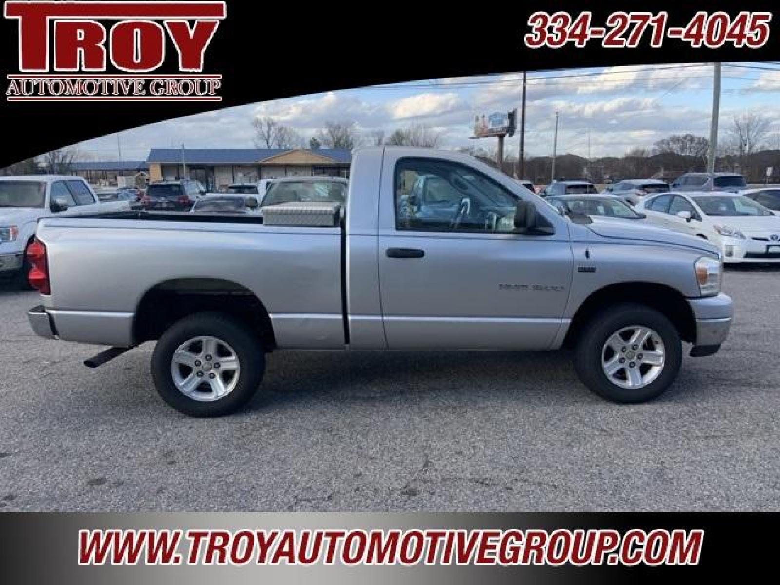 2007 Bright Silver Metallic Clearcoat /Medium Slate Gray Dodge Ram 1500 SLT (1D7HU16297J) with an HEMI 5.7L V8 Multi Displacement engine, Automatic transmission, located at 6812 Atlanta Hwy, Montgomery, AL, 36117, (334) 271-4045, 32.382118, -86.178673 - 1-Owner!!<br>4 x 4 !<br>Alloys!<br>Power Seat!!<br>5.7 V8 Hemi!!<br> - Photo #6
