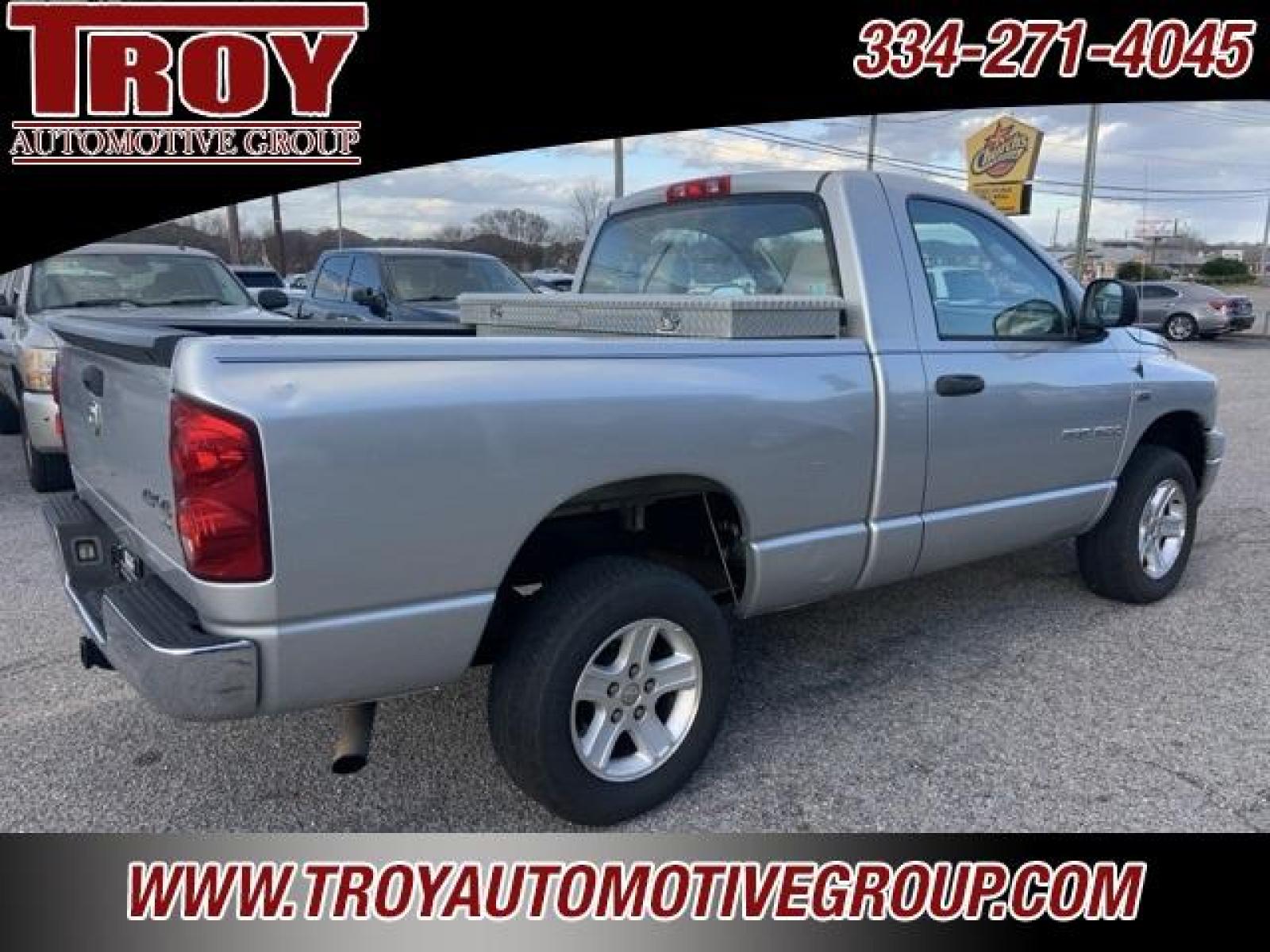 2007 Bright Silver Metallic Clearcoat /Medium Slate Gray Dodge Ram 1500 SLT (1D7HU16297J) with an HEMI 5.7L V8 Multi Displacement engine, Automatic transmission, located at 6812 Atlanta Hwy, Montgomery, AL, 36117, (334) 271-4045, 32.382118, -86.178673 - 1-Owner!!<br>4 x 4 !<br>Alloys!<br>Power Seat!!<br>5.7 V8 Hemi!!<br> - Photo #7