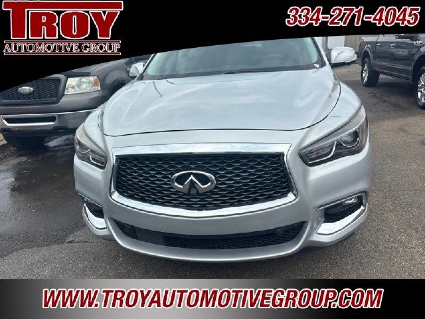 2017 Liquid Platinum /Graphite INFINITI QX60 Base (5N1DL0MN1HC) with an 3.5L V6 engine, CVT transmission, located at 6812 Atlanta Hwy, Montgomery, AL, 36117, (334) 271-4045, 32.382118, -86.178673 - Priced below KBB Fair Purchase Price!<br><br>Liquid Platinum 2017 INFINITI QX60 FWD 3.5L V6 Sport-Tuned CVT<br><br>Financing Available---Top Value for Trades.<br><br>Odometer is 16898 miles below market average! 20/27 City/Highway MPG<br><br><br>Awards:<br> * 2017 IIHS Top Safety Pick * 2017 KBB.- Photo#4