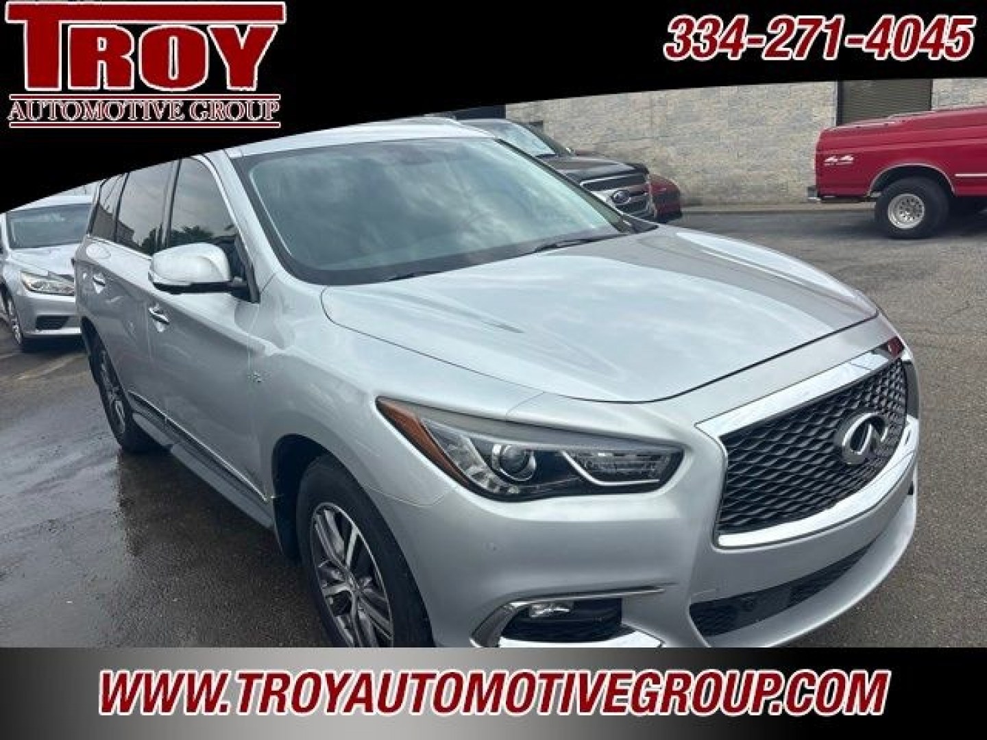 2017 Liquid Platinum /Graphite INFINITI QX60 Base (5N1DL0MN1HC) with an 3.5L V6 engine, CVT transmission, located at 6812 Atlanta Hwy, Montgomery, AL, 36117, (334) 271-4045, 32.382118, -86.178673 - Priced below KBB Fair Purchase Price!<br><br>Liquid Platinum 2017 INFINITI QX60 FWD 3.5L V6 Sport-Tuned CVT<br><br>Financing Available---Top Value for Trades.<br><br>Odometer is 16898 miles below market average! 20/27 City/Highway MPG<br><br><br>Awards:<br> * 2017 IIHS Top Safety Pick * 2017 KBB.- Photo#6