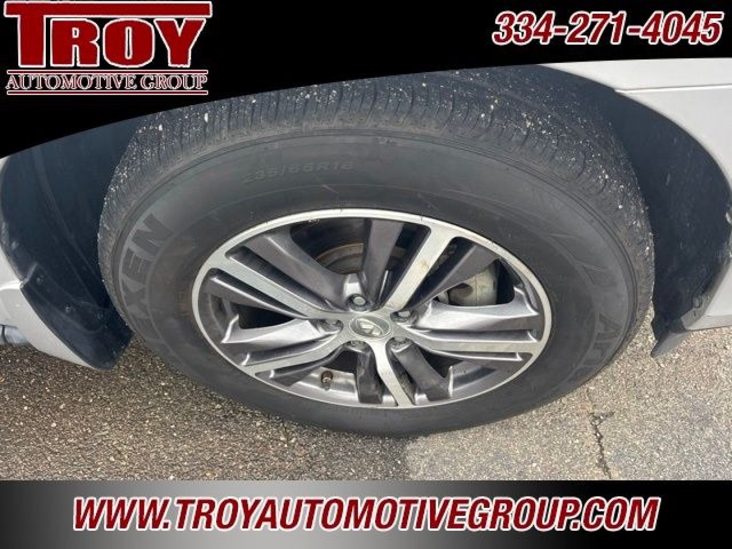 2017 Liquid Platinum /Graphite INFINITI QX60 Base (5N1DL0MN1HC) with an 3.5L V6 engine, CVT transmission, located at 6812 Atlanta Hwy, Montgomery, AL, 36117, (334) 271-4045, 32.382118, -86.178673 - Priced below KBB Fair Purchase Price!<br><br>Liquid Platinum 2017 INFINITI QX60 FWD 3.5L V6 Sport-Tuned CVT<br><br>Financing Available---Top Value for Trades.<br><br>Odometer is 16898 miles below market average! 20/27 City/Highway MPG<br><br><br>Awards:<br> * 2017 IIHS Top Safety Pick * 2017 KBB.- Photo#7