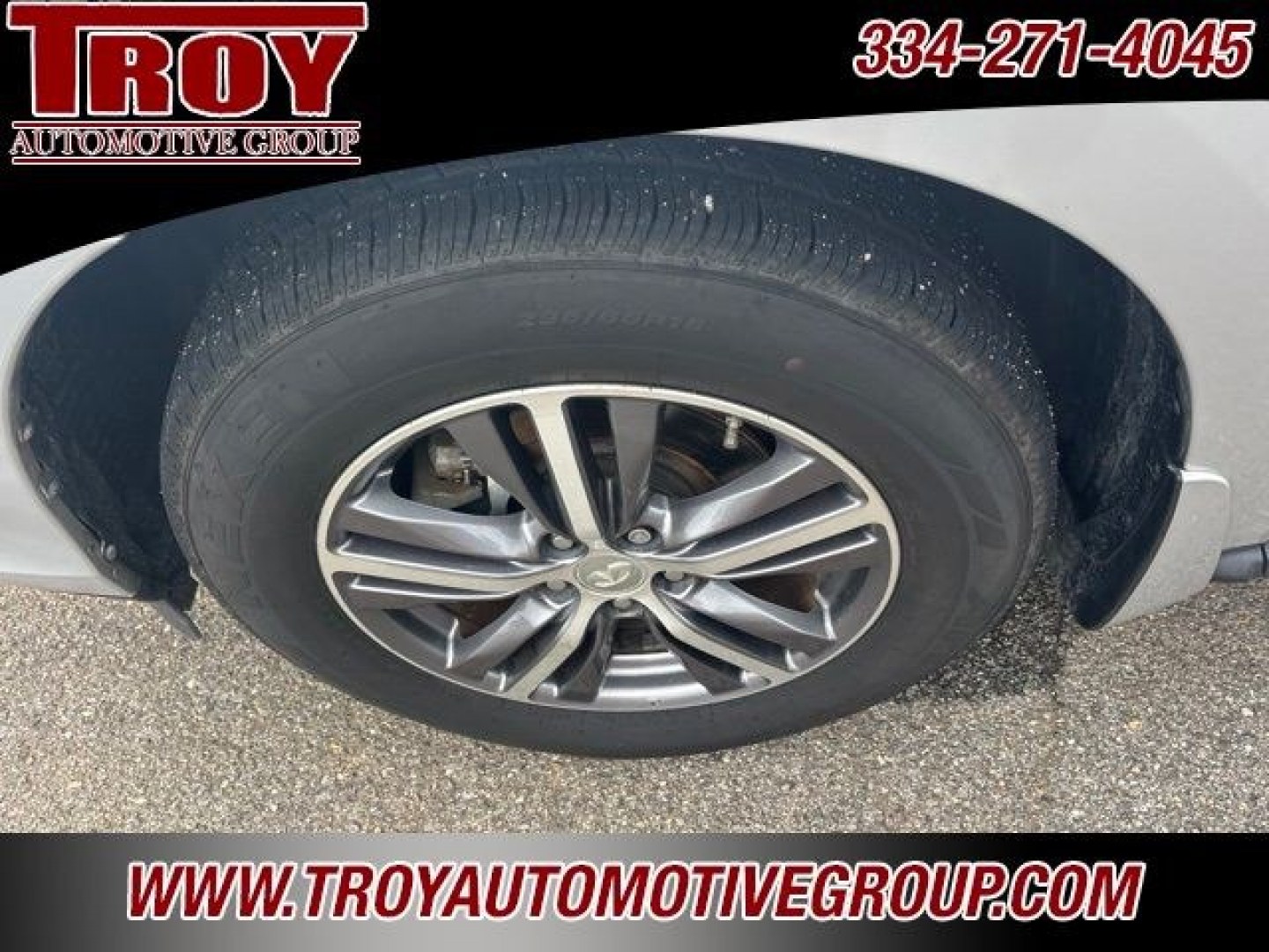 2017 Liquid Platinum /Graphite INFINITI QX60 Base (5N1DL0MN1HC) with an 3.5L V6 engine, CVT transmission, located at 6812 Atlanta Hwy, Montgomery, AL, 36117, (334) 271-4045, 32.382118, -86.178673 - Priced below KBB Fair Purchase Price!<br><br>Liquid Platinum 2017 INFINITI QX60 FWD 3.5L V6 Sport-Tuned CVT<br><br>Financing Available---Top Value for Trades.<br><br>Odometer is 16898 miles below market average! 20/27 City/Highway MPG<br><br><br>Awards:<br> * 2017 IIHS Top Safety Pick * 2017 KBB.- Photo#10