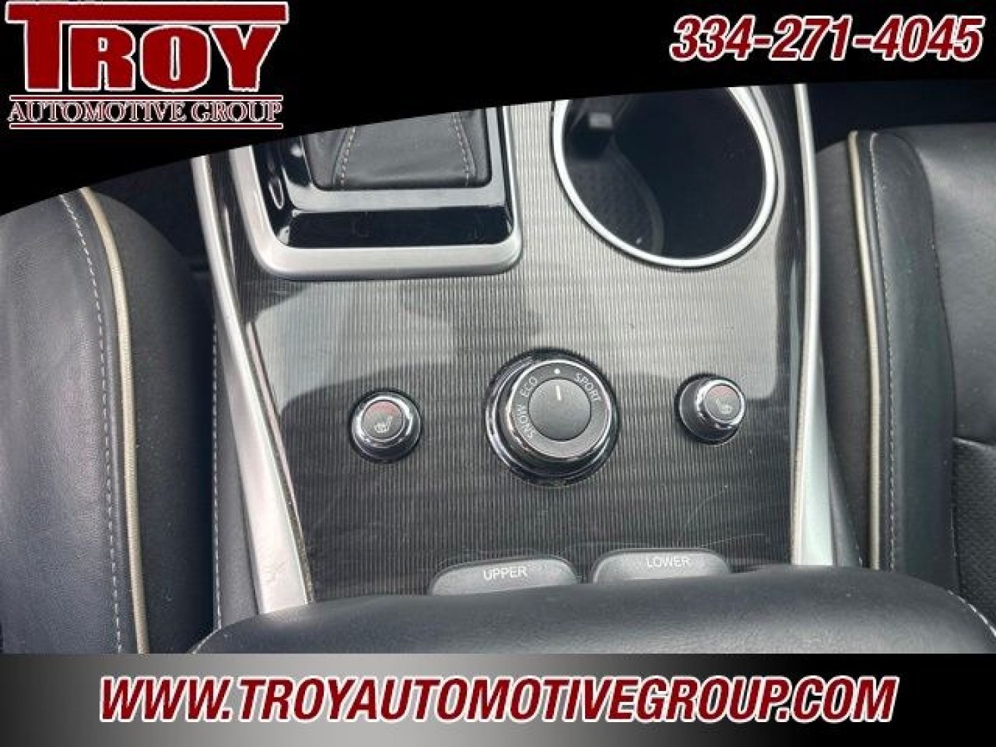 2017 Liquid Platinum /Graphite INFINITI QX60 Base (5N1DL0MN1HC) with an 3.5L V6 engine, CVT transmission, located at 6812 Atlanta Hwy, Montgomery, AL, 36117, (334) 271-4045, 32.382118, -86.178673 - Priced below KBB Fair Purchase Price!<br><br>Liquid Platinum 2017 INFINITI QX60 FWD 3.5L V6 Sport-Tuned CVT<br><br>Financing Available---Top Value for Trades.<br><br>Odometer is 16898 miles below market average! 20/27 City/Highway MPG<br><br><br>Awards:<br> * 2017 IIHS Top Safety Pick * 2017 KBB.- Photo#18