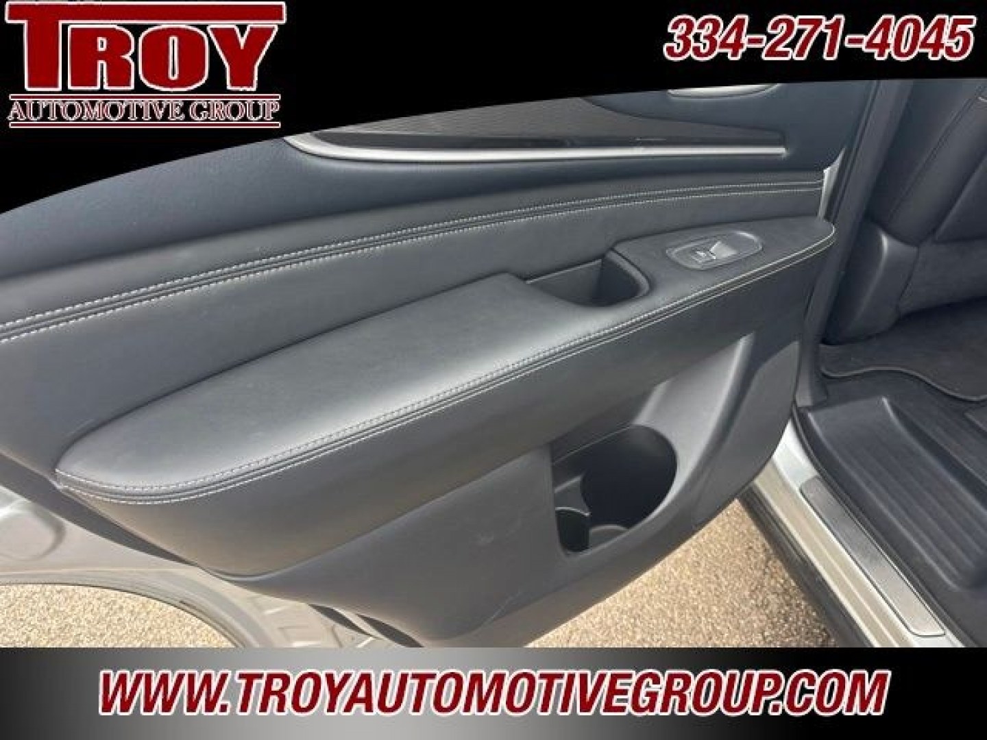 2017 Liquid Platinum /Graphite INFINITI QX60 Base (5N1DL0MN1HC) with an 3.5L V6 engine, CVT transmission, located at 6812 Atlanta Hwy, Montgomery, AL, 36117, (334) 271-4045, 32.382118, -86.178673 - Priced below KBB Fair Purchase Price!<br><br>Liquid Platinum 2017 INFINITI QX60 FWD 3.5L V6 Sport-Tuned CVT<br><br>Financing Available---Top Value for Trades.<br><br>Odometer is 16898 miles below market average! 20/27 City/Highway MPG<br><br><br>Awards:<br> * 2017 IIHS Top Safety Pick * 2017 KBB.- Photo#22