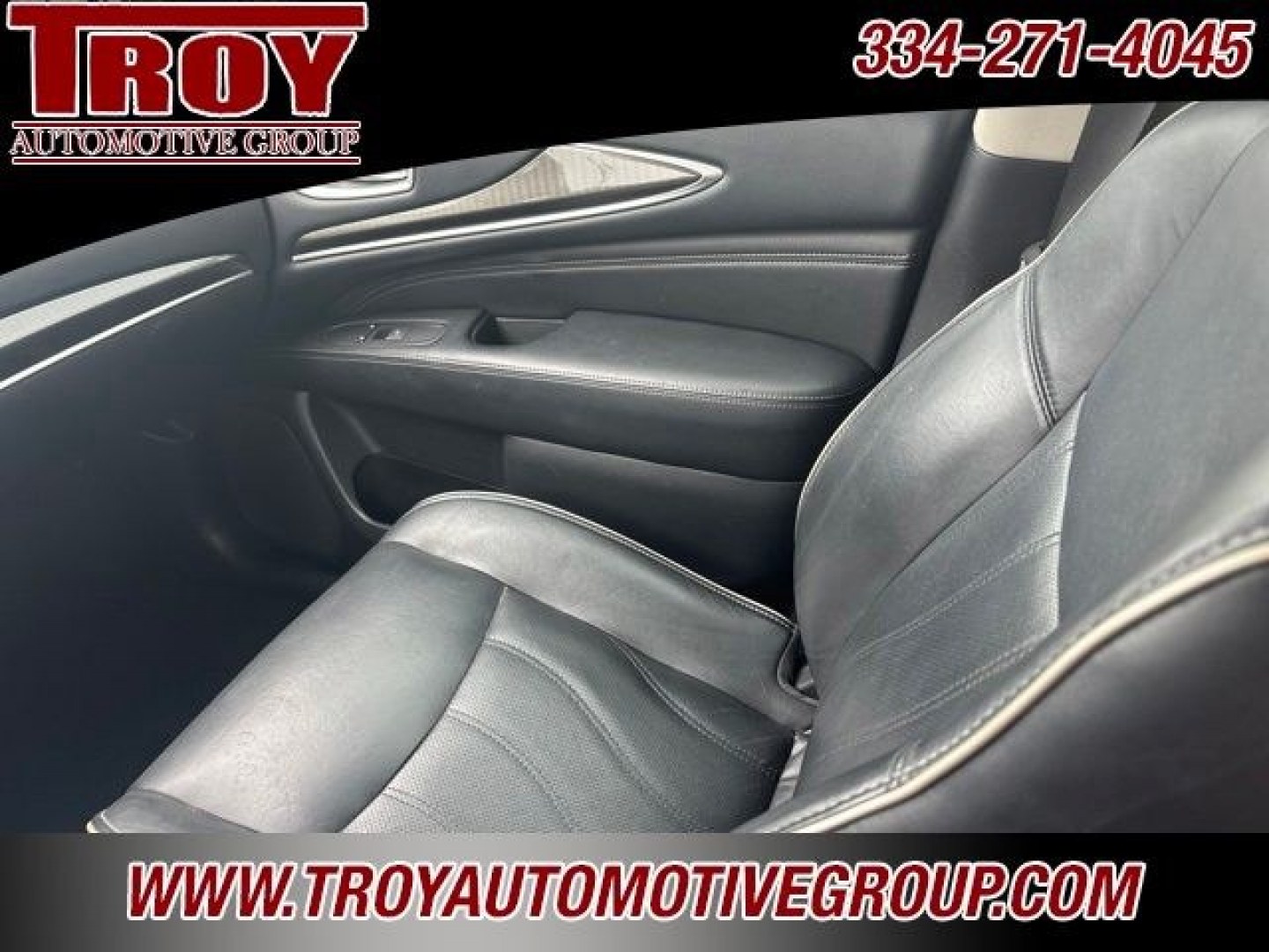2017 Liquid Platinum /Graphite INFINITI QX60 Base (5N1DL0MN1HC) with an 3.5L V6 engine, CVT transmission, located at 6812 Atlanta Hwy, Montgomery, AL, 36117, (334) 271-4045, 32.382118, -86.178673 - Priced below KBB Fair Purchase Price!<br><br>Liquid Platinum 2017 INFINITI QX60 FWD 3.5L V6 Sport-Tuned CVT<br><br>Financing Available---Top Value for Trades.<br><br>Odometer is 16898 miles below market average! 20/27 City/Highway MPG<br><br><br>Awards:<br> * 2017 IIHS Top Safety Pick * 2017 KBB.- Photo#28