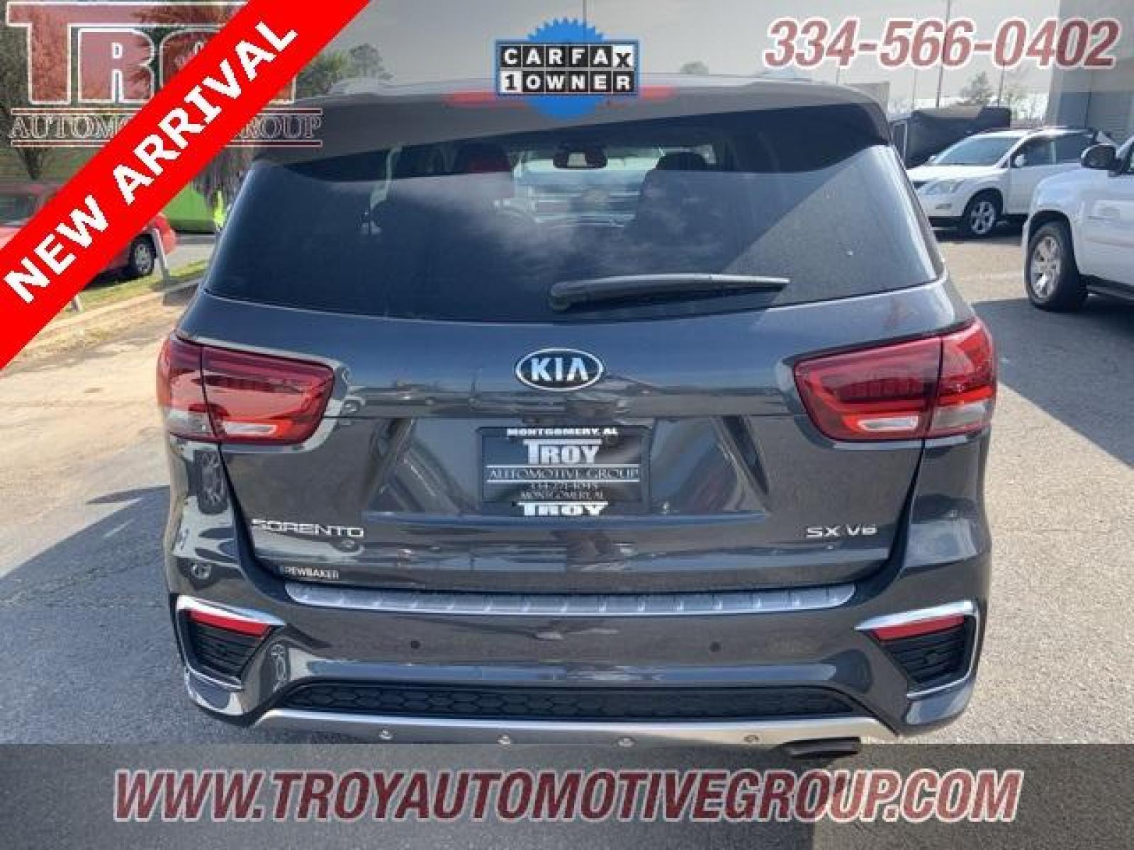 2019 Platinum Graphite /Satin Black Kia Sorento SX (5XYPK4A58KG) with an V6 engine, Automatic transmission, located at 6812 Atlanta Hwy, Montgomery, AL, 36117, (334) 271-4045, 32.382118, -86.178673 - 1-Owner!!<br>Local Trade!!<br>Panoramic Sunroof!! - Photo #9