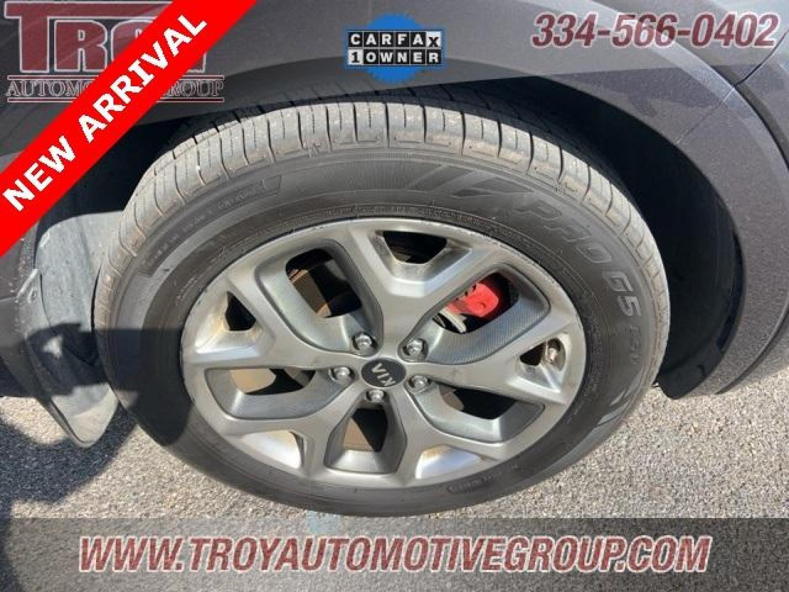 2019 Platinum Graphite /Satin Black Kia Sorento SX (5XYPK4A58KG) with an V6 engine, Automatic transmission, located at 6812 Atlanta Hwy, Montgomery, AL, 36117, (334) 271-4045, 32.382118, -86.178673 - 1-Owner!!<br>Local Trade!!<br>Panoramic Sunroof!! - Photo #16
