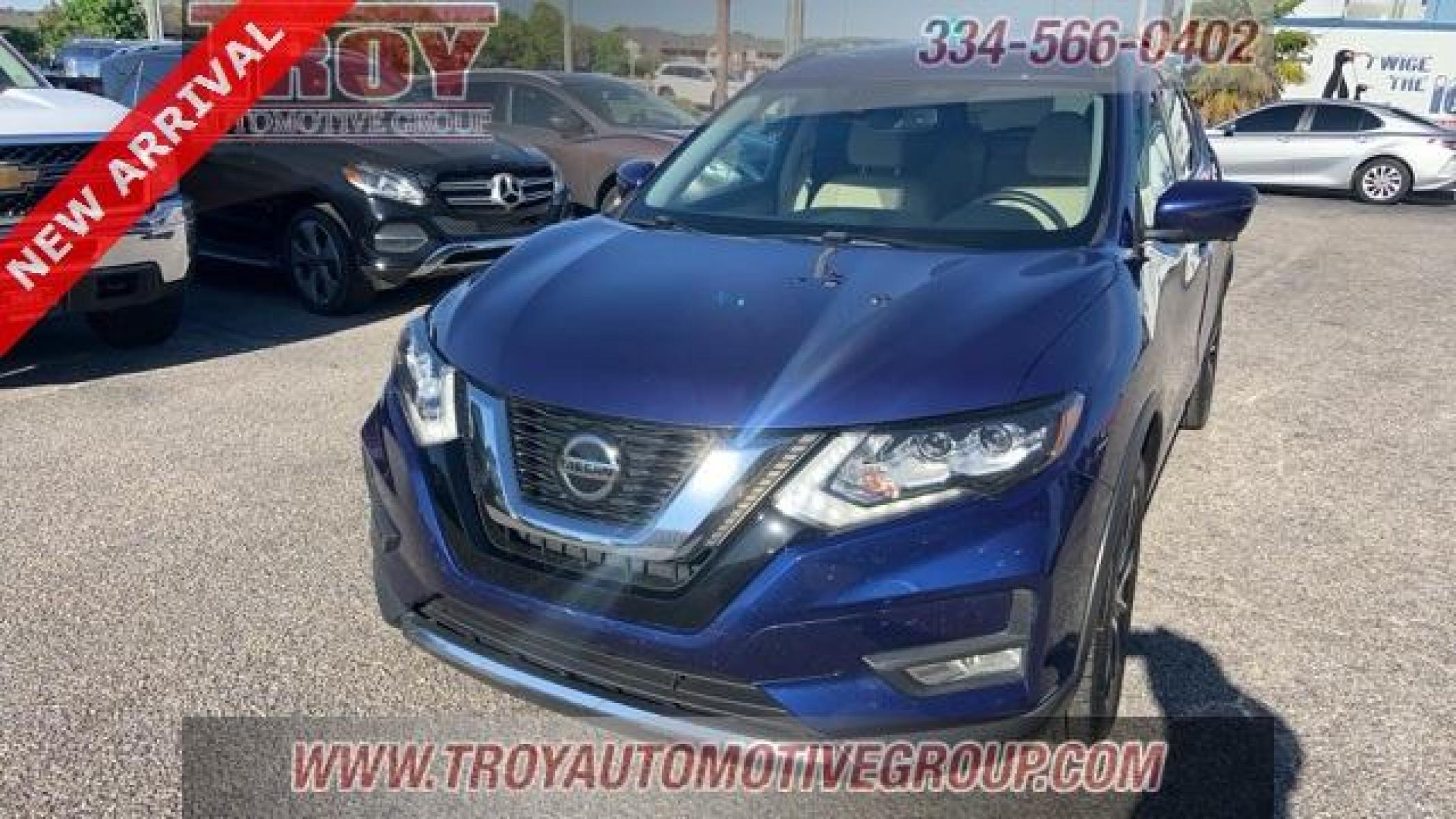 2020 Caspian Blue Metallic /Almond Nissan Rogue SL (5N1AT2MT2LC) with an 2.5L I4 DOHC 16V engine, CVT transmission, located at 6812 Atlanta Hwy, Montgomery, AL, 36117, (334) 271-4045, 32.382118, -86.178673 - Panoramic Sunroof!<br>Leather Seats!!<br>Tow Package!! - Photo #4