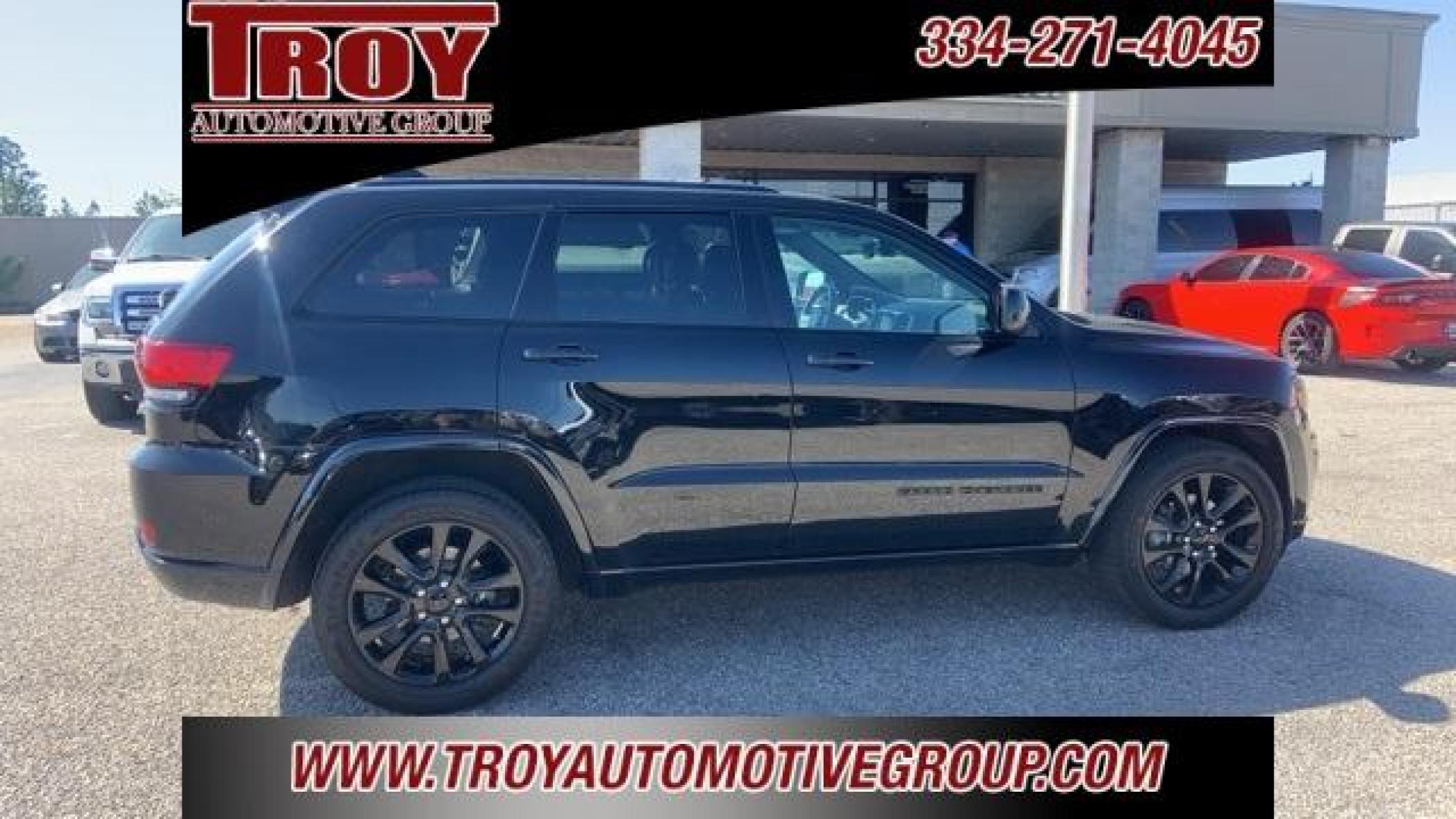 2018 Diamond Black Crystal Pearlcoat /Black Jeep Grand Cherokee Altitude (1C4RJFAG3JC) with an 3.6L V6 24V VVT engine, Automatic transmission, located at 6812 Atlanta Hwy, Montgomery, AL, 36117, (334) 271-4045, 32.382118, -86.178673 - Photo #9