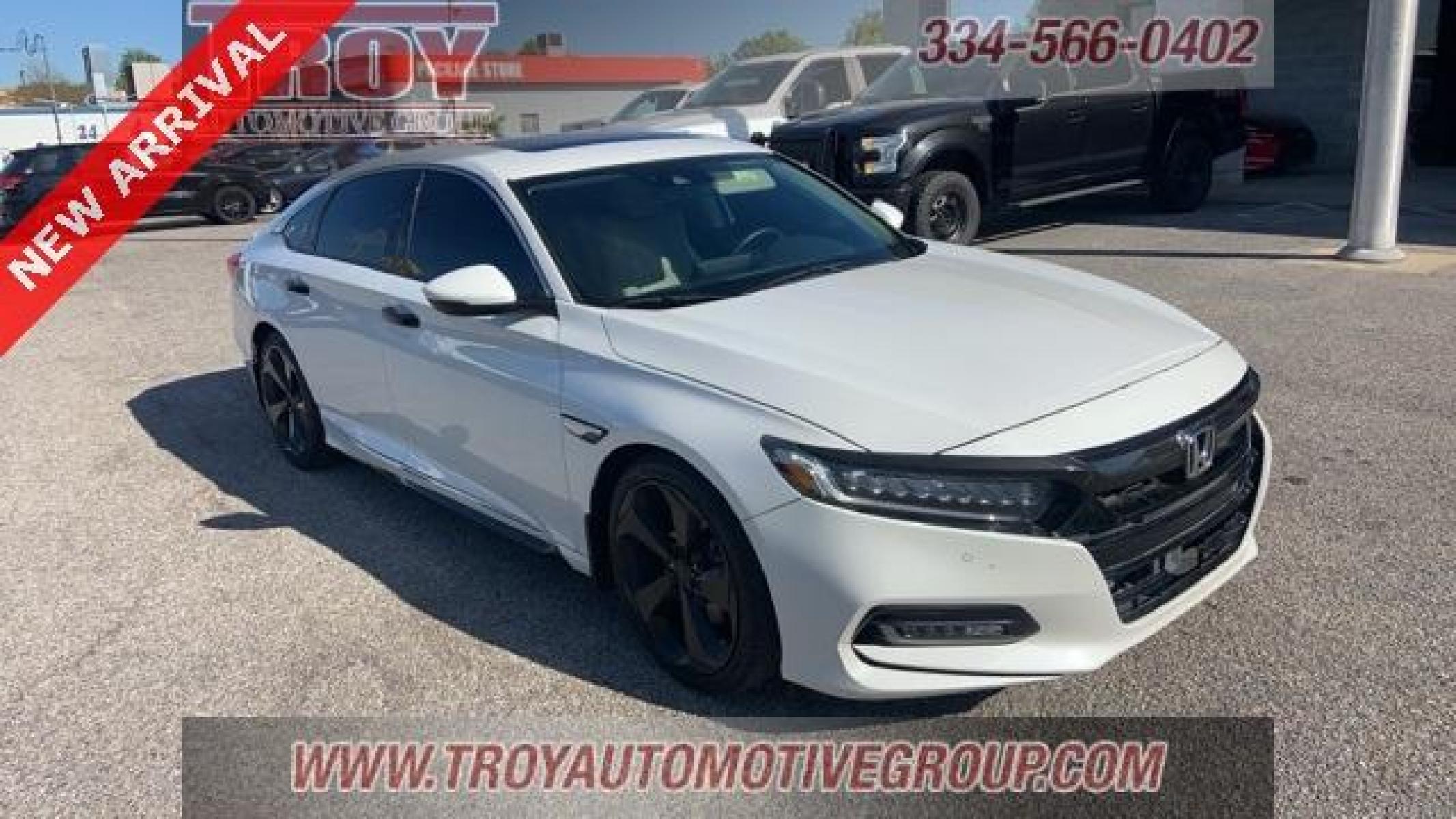 2018 Platinum White Pearl /Gray Honda Accord Touring 2.0T (1HGCV2F9XJA) with an I4 DOHC 16V Turbocharged engine, Automatic transmission, located at 6812 Atlanta Hwy, Montgomery, AL, 36117, (334) 271-4045, 32.382118, -86.178673 - Photo #6