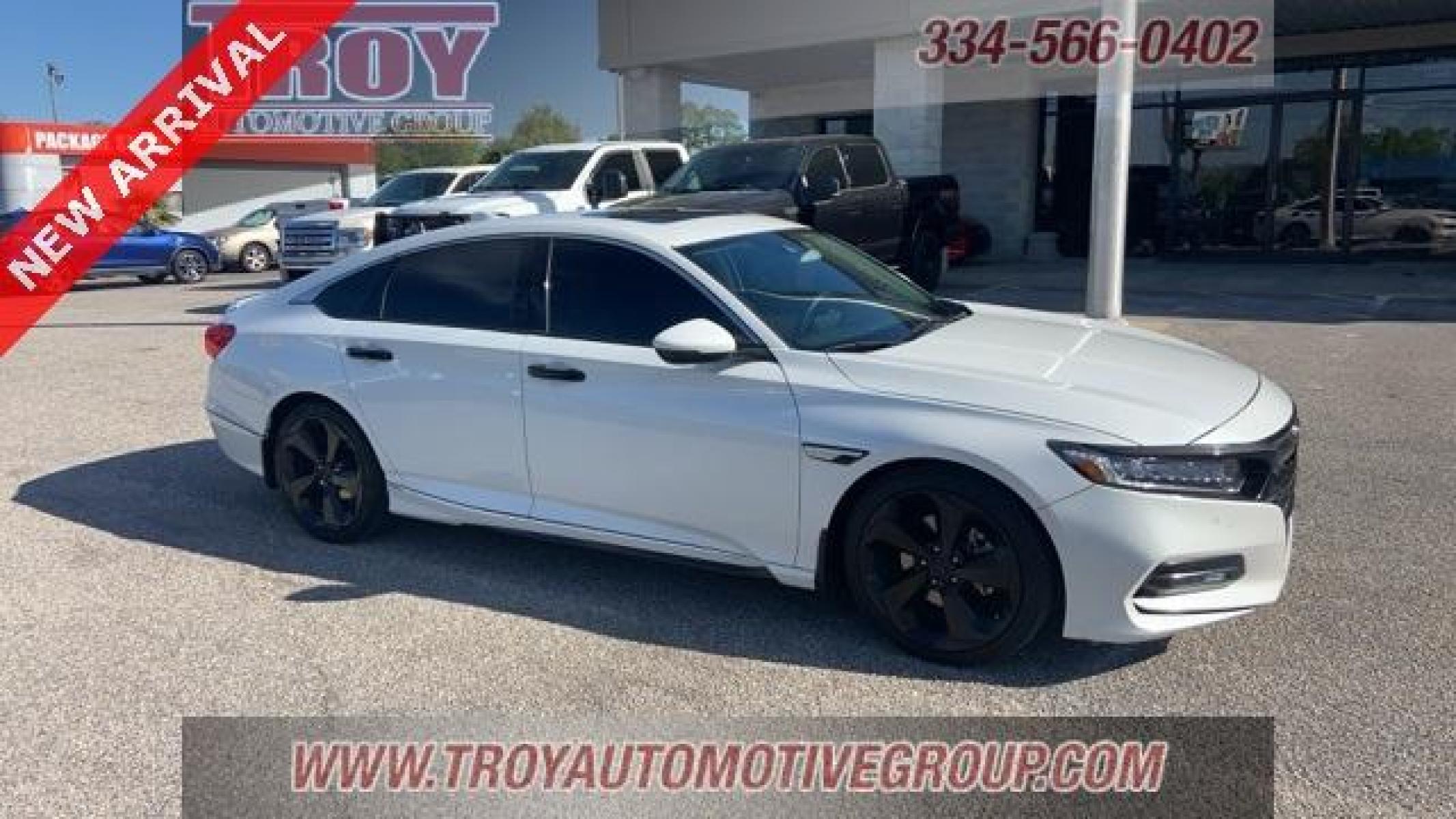 2018 Platinum White Pearl /Gray Honda Accord Touring 2.0T (1HGCV2F9XJA) with an I4 DOHC 16V Turbocharged engine, Automatic transmission, located at 6812 Atlanta Hwy, Montgomery, AL, 36117, (334) 271-4045, 32.382118, -86.178673 - Photo #7
