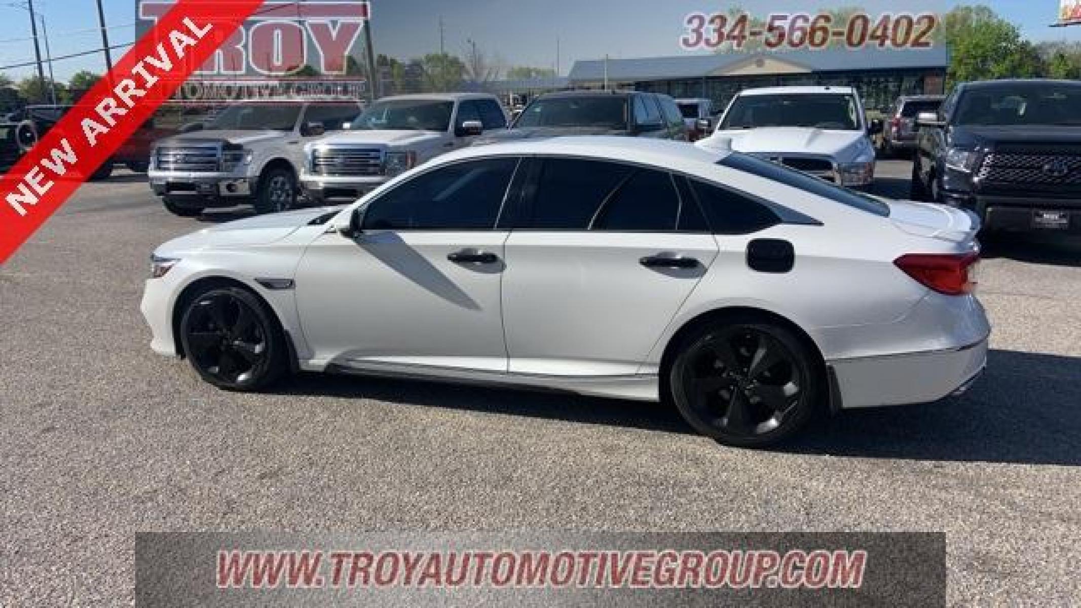 2018 Platinum White Pearl /Gray Honda Accord Touring 2.0T (1HGCV2F9XJA) with an I4 DOHC 16V Turbocharged engine, Automatic transmission, located at 6812 Atlanta Hwy, Montgomery, AL, 36117, (334) 271-4045, 32.382118, -86.178673 - Photo #13