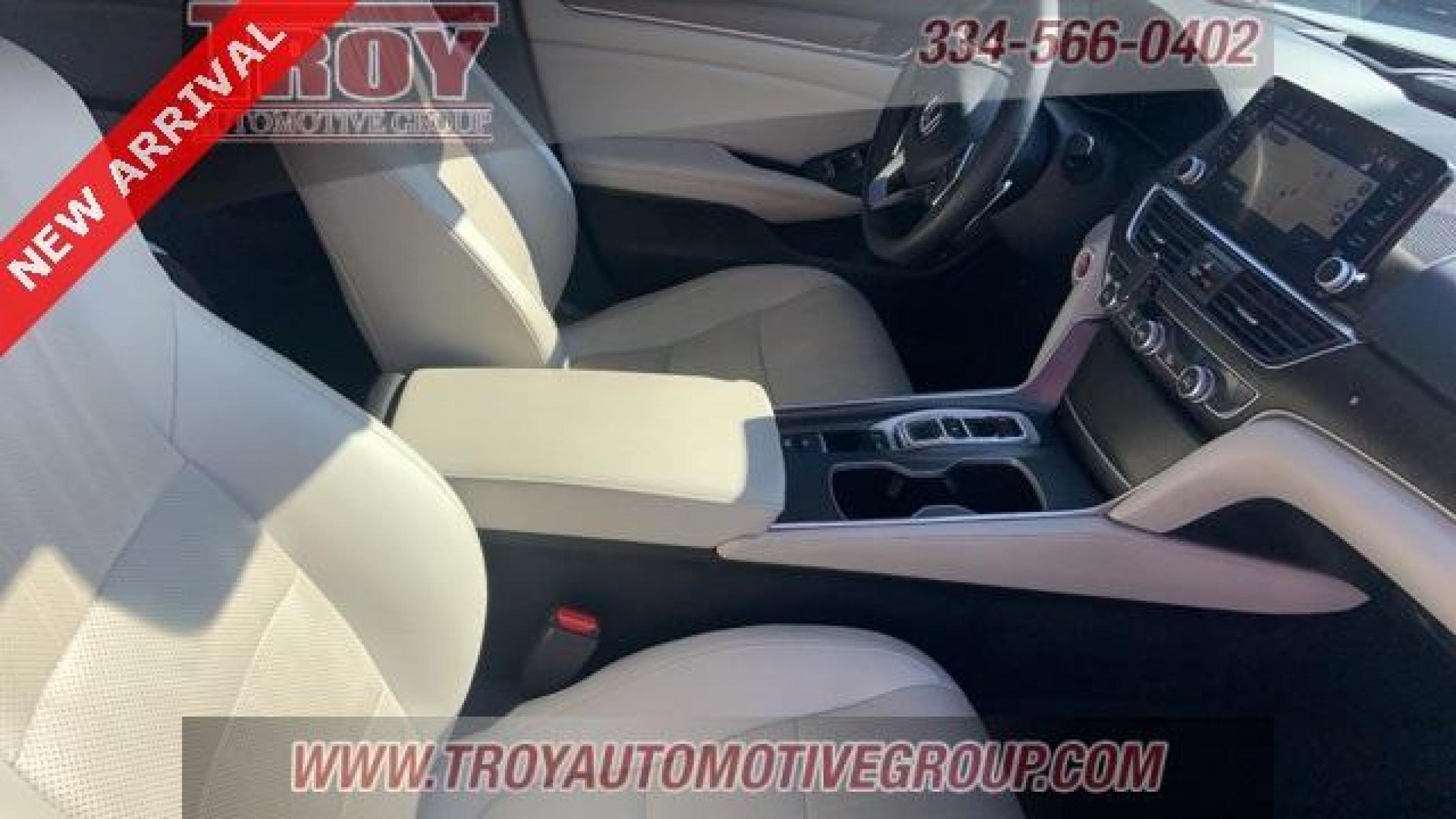 2018 Platinum White Pearl /Gray Honda Accord Touring 2.0T (1HGCV2F9XJA) with an I4 DOHC 16V Turbocharged engine, Automatic transmission, located at 6812 Atlanta Hwy, Montgomery, AL, 36117, (334) 271-4045, 32.382118, -86.178673 - Photo #30