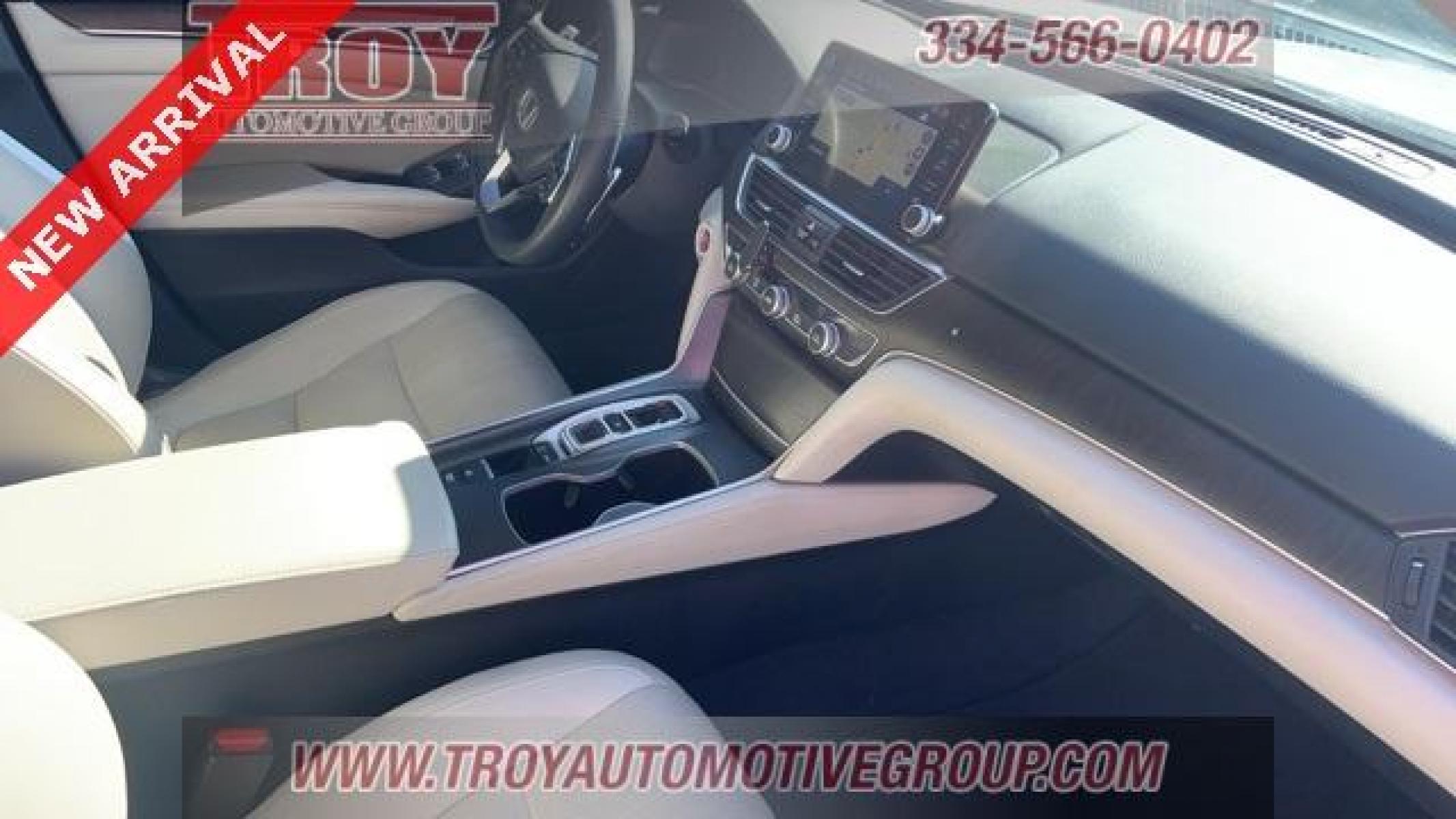 2018 Platinum White Pearl /Gray Honda Accord Touring 2.0T (1HGCV2F9XJA) with an I4 DOHC 16V Turbocharged engine, Automatic transmission, located at 6812 Atlanta Hwy, Montgomery, AL, 36117, (334) 271-4045, 32.382118, -86.178673 - Photo #31