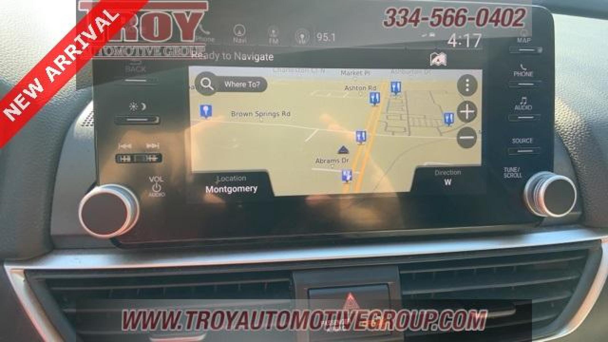 2018 Platinum White Pearl /Gray Honda Accord Touring 2.0T (1HGCV2F9XJA) with an I4 DOHC 16V Turbocharged engine, Automatic transmission, located at 6812 Atlanta Hwy, Montgomery, AL, 36117, (334) 271-4045, 32.382118, -86.178673 - Photo #39