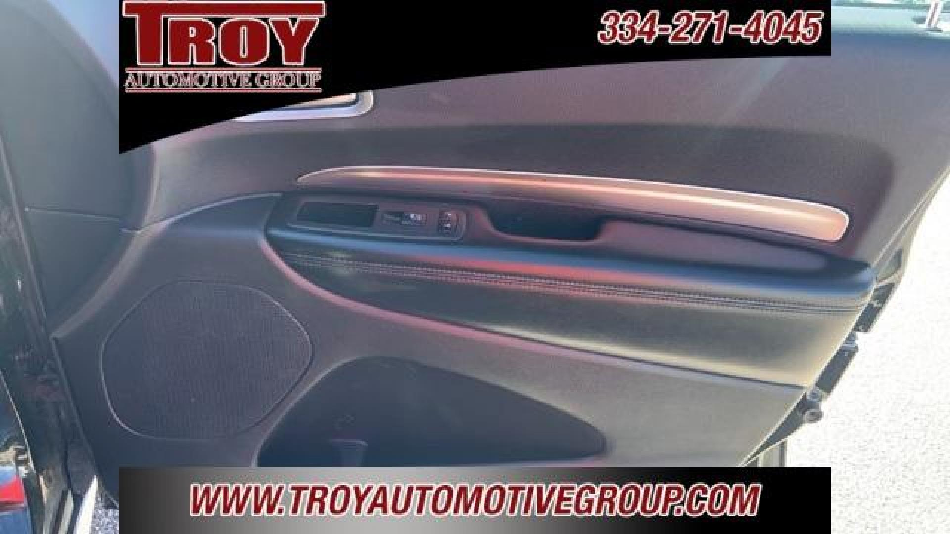 2020 DB Black Crystal Clearcoat /Black Dodge Durango SXT (1C4RDHAG8LC) with an 3.6L V6 24V VVT engine, Automatic transmission, located at 6812 Atlanta Hwy, Montgomery, AL, 36117, (334) 271-4045, 32.382118, -86.178673 - Photo#27