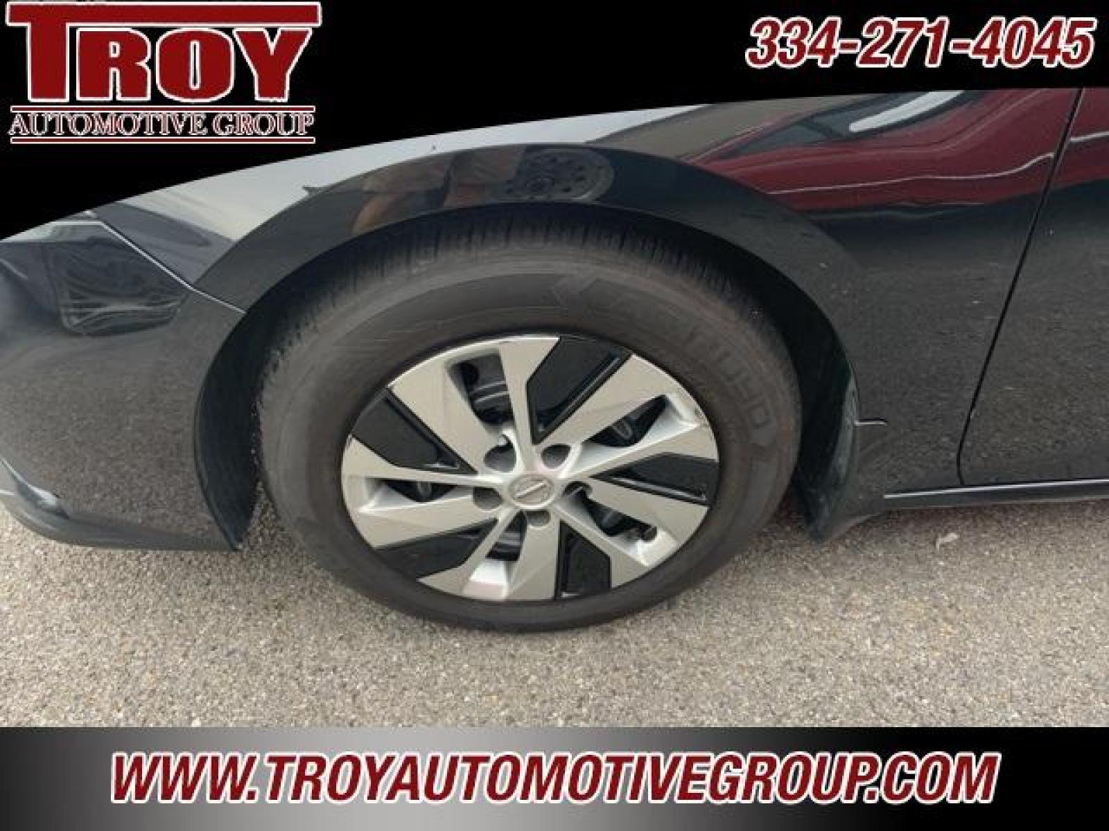 2020 Super Black Clearcoat /Charcoal Nissan Altima 2.5 S (1N4BL4BV9LN) with an 2.5L 4-Cylinder DOHC 16V engine, CVT transmission, located at 6812 Atlanta Hwy, Montgomery, AL, 36117, (334) 271-4045, 32.382118, -86.178673 - Photo #8