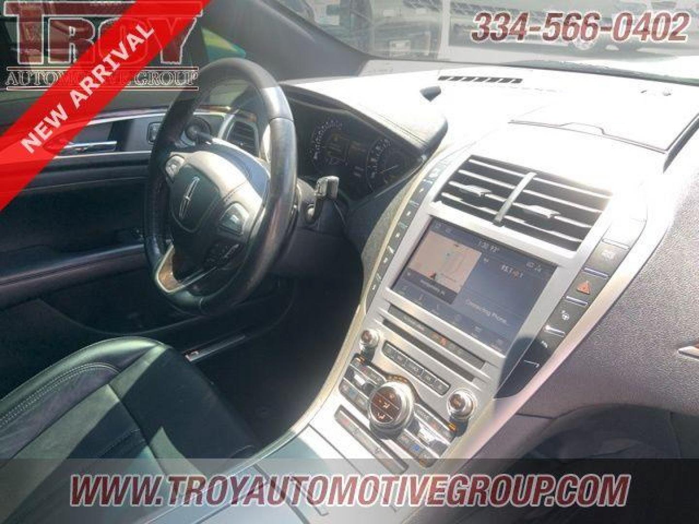 2020 Blue /Ebony Lincoln MKZ Reserve (3LN6L5E96LR) with an 2.0L I4 engine, Automatic transmission, located at 6812 Atlanta Hwy, Montgomery, AL, 36117, (334) 271-4045, 32.382118, -86.178673 - <br>Power Sunroof!!<br>2 Master Keys w/Remote Start!! - Photo#11