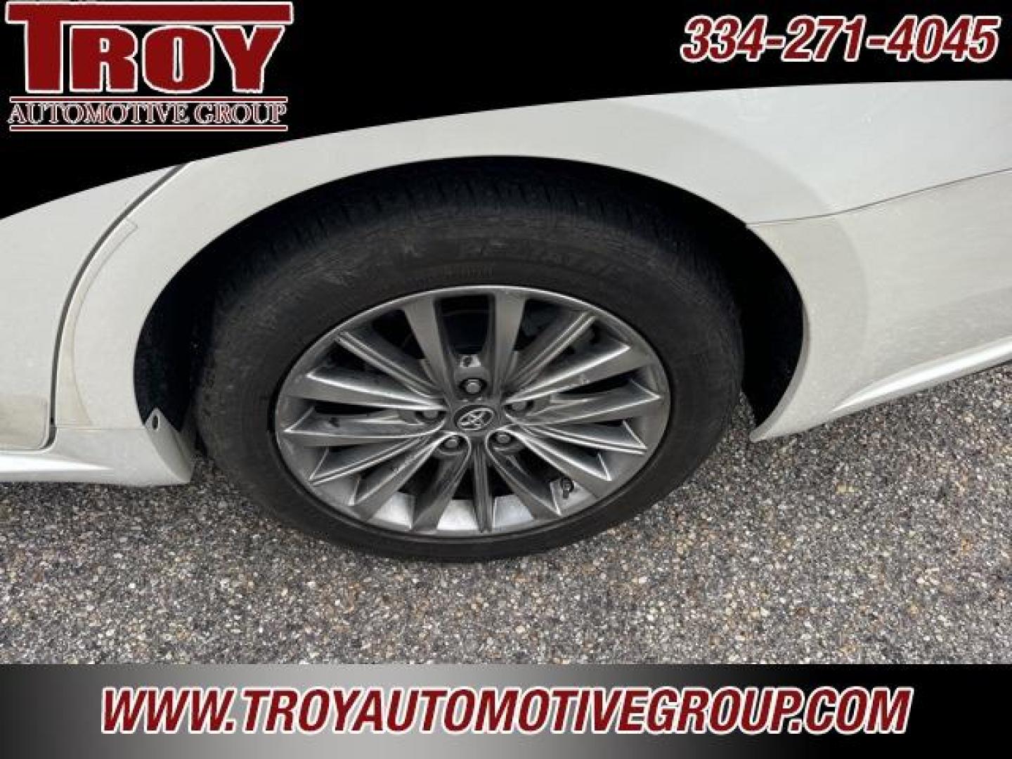 2017 Blizzard Pearl /Almond Toyota Avalon (4T1BK1EB3HU) with an 3.5L V6 DOHC Dual VVT-i 24V engine, Automatic transmission, located at 6812 Atlanta Hwy, Montgomery, AL, 36117, (334) 271-4045, 32.382118, -86.178673 - Photo#15
