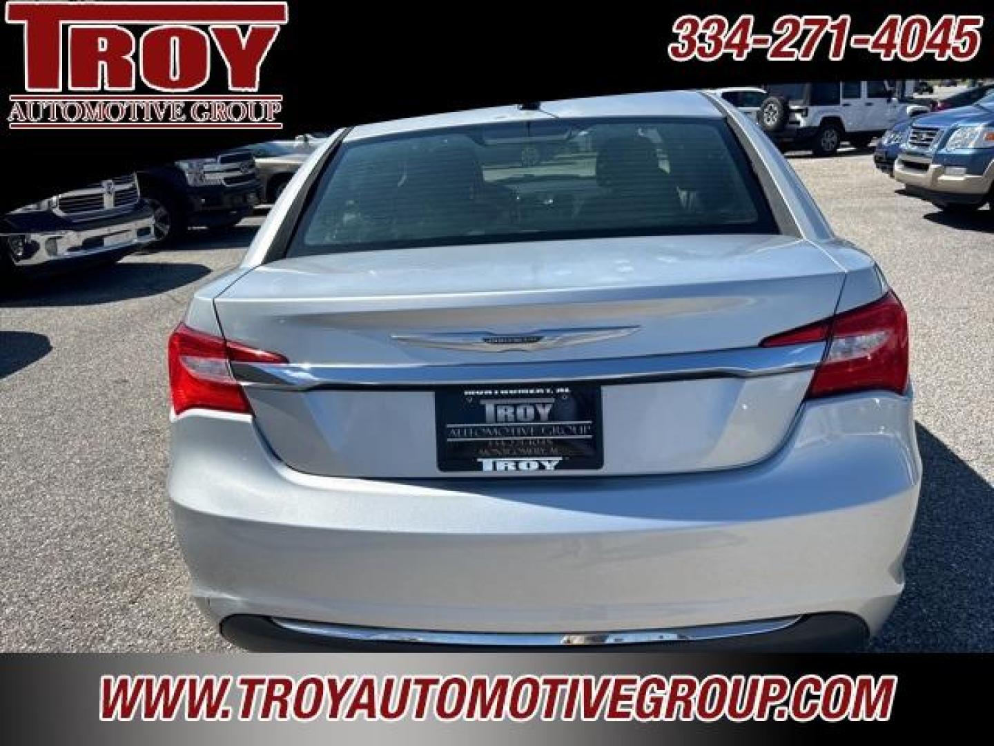 2012 Bright Silver Metallic Clearcoat /Black Chrysler 200 Limited (1C3CCBCG0CN) with an 3.6L V6 Flex Fuel 24V VVT engine, Automatic transmission, located at 6812 Atlanta Hwy, Montgomery, AL, 36117, (334) 271-4045, 32.382118, -86.178673 - Photo#10