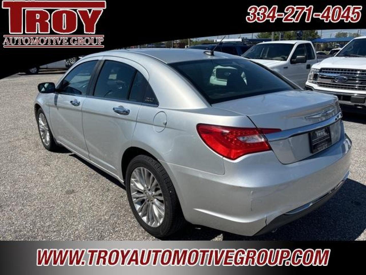 2012 Bright Silver Metallic Clearcoat /Black Chrysler 200 Limited (1C3CCBCG0CN) with an 3.6L V6 Flex Fuel 24V VVT engine, Automatic transmission, located at 6812 Atlanta Hwy, Montgomery, AL, 36117, (334) 271-4045, 32.382118, -86.178673 - Photo#11