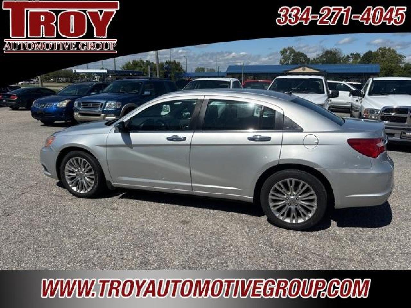 2012 Bright Silver Metallic Clearcoat /Black Chrysler 200 Limited (1C3CCBCG0CN) with an 3.6L V6 Flex Fuel 24V VVT engine, Automatic transmission, located at 6812 Atlanta Hwy, Montgomery, AL, 36117, (334) 271-4045, 32.382118, -86.178673 - Photo#12