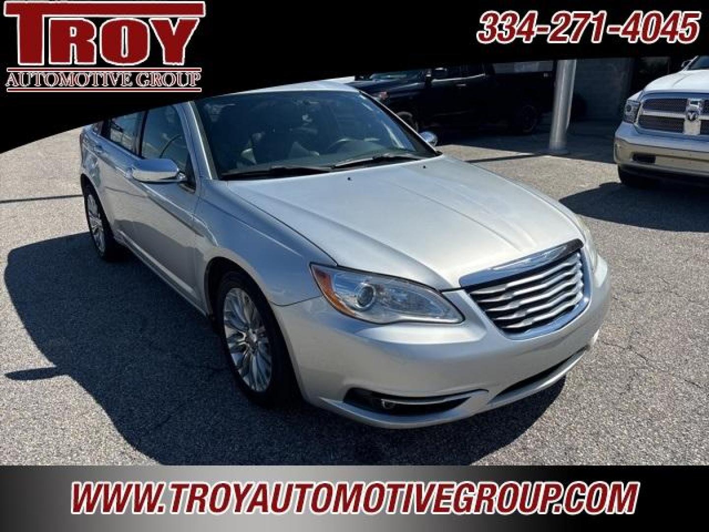 2012 Bright Silver Metallic Clearcoat /Black Chrysler 200 Limited (1C3CCBCG0CN) with an 3.6L V6 Flex Fuel 24V VVT engine, Automatic transmission, located at 6812 Atlanta Hwy, Montgomery, AL, 36117, (334) 271-4045, 32.382118, -86.178673 - Photo#5