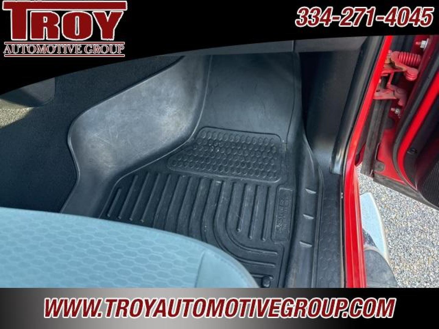 2013 Flame Red Clearcoat /Diesel Gray/Black Ram 1500 SLT (1C6RR6GP5DS) with an 4.7L V8 FFV engine, Automatic transmission, located at 6812 Atlanta Hwy, Montgomery, AL, 36117, (334) 271-4045, 32.382118, -86.178673 - Photo#32