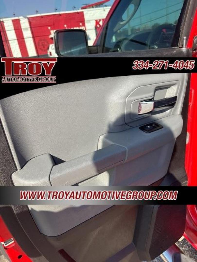 2013 Flame Red Clearcoat /Diesel Gray/Black Ram 1500 SLT (1C6RR6GP5DS) with an 4.7L V8 FFV engine, Automatic transmission, located at 6812 Atlanta Hwy, Montgomery, AL, 36117, (334) 271-4045, 32.382118, -86.178673 - Photo#34