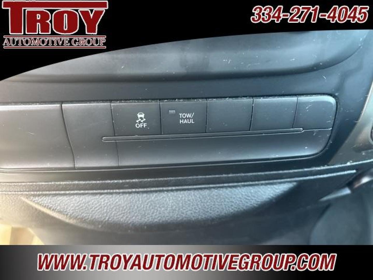 2013 Flame Red Clearcoat /Diesel Gray/Black Ram 1500 SLT (1C6RR6GP5DS) with an 4.7L V8 FFV engine, Automatic transmission, located at 6812 Atlanta Hwy, Montgomery, AL, 36117, (334) 271-4045, 32.382118, -86.178673 - Photo#39