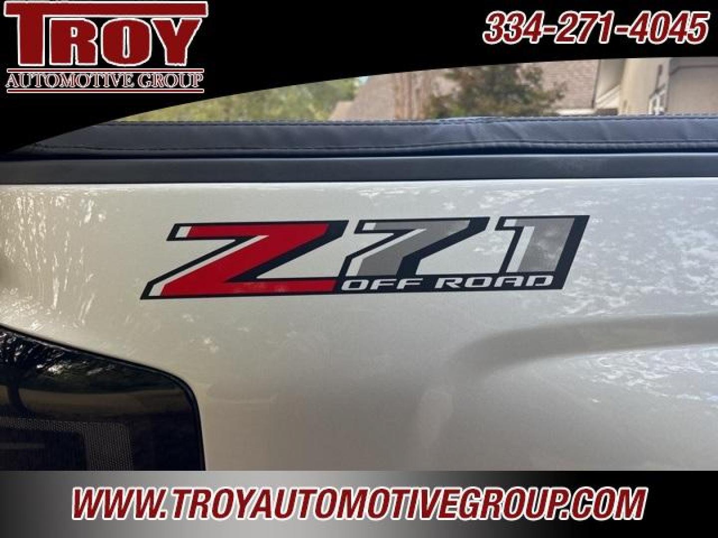 2018 Silver Ice Metallic /Black Chevrolet Silverado 1500 LT (3GCUKREC4JG) with an EcoTec3 5.3L V8 engine, Automatic transmission, located at 6812 Atlanta Hwy, Montgomery, AL, 36117, (334) 271-4045, 32.382118, -86.178673 - Photo#18