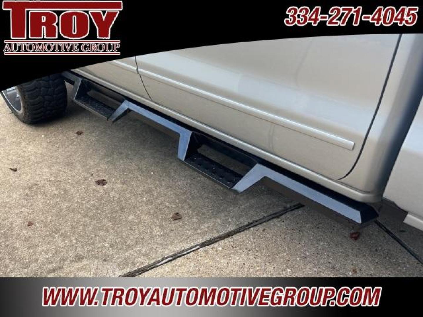 2018 Silver Ice Metallic /Black Chevrolet Silverado 1500 LT (3GCUKREC4JG) with an EcoTec3 5.3L V8 engine, Automatic transmission, located at 6812 Atlanta Hwy, Montgomery, AL, 36117, (334) 271-4045, 32.382118, -86.178673 - Photo#22