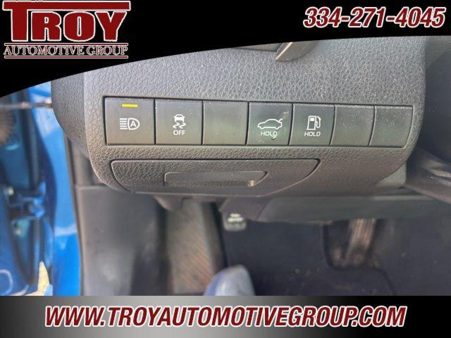 2019 Galactic Aqua Mica /Black Toyota Camry SE (4T1B11HK6KU) with an 2.5L I4 DOHC 16V engine, Automatic transmission, located at 6812 Atlanta Hwy, Montgomery, AL, 36117, (334) 271-4045, 32.382118, -86.178673 - Photo#40